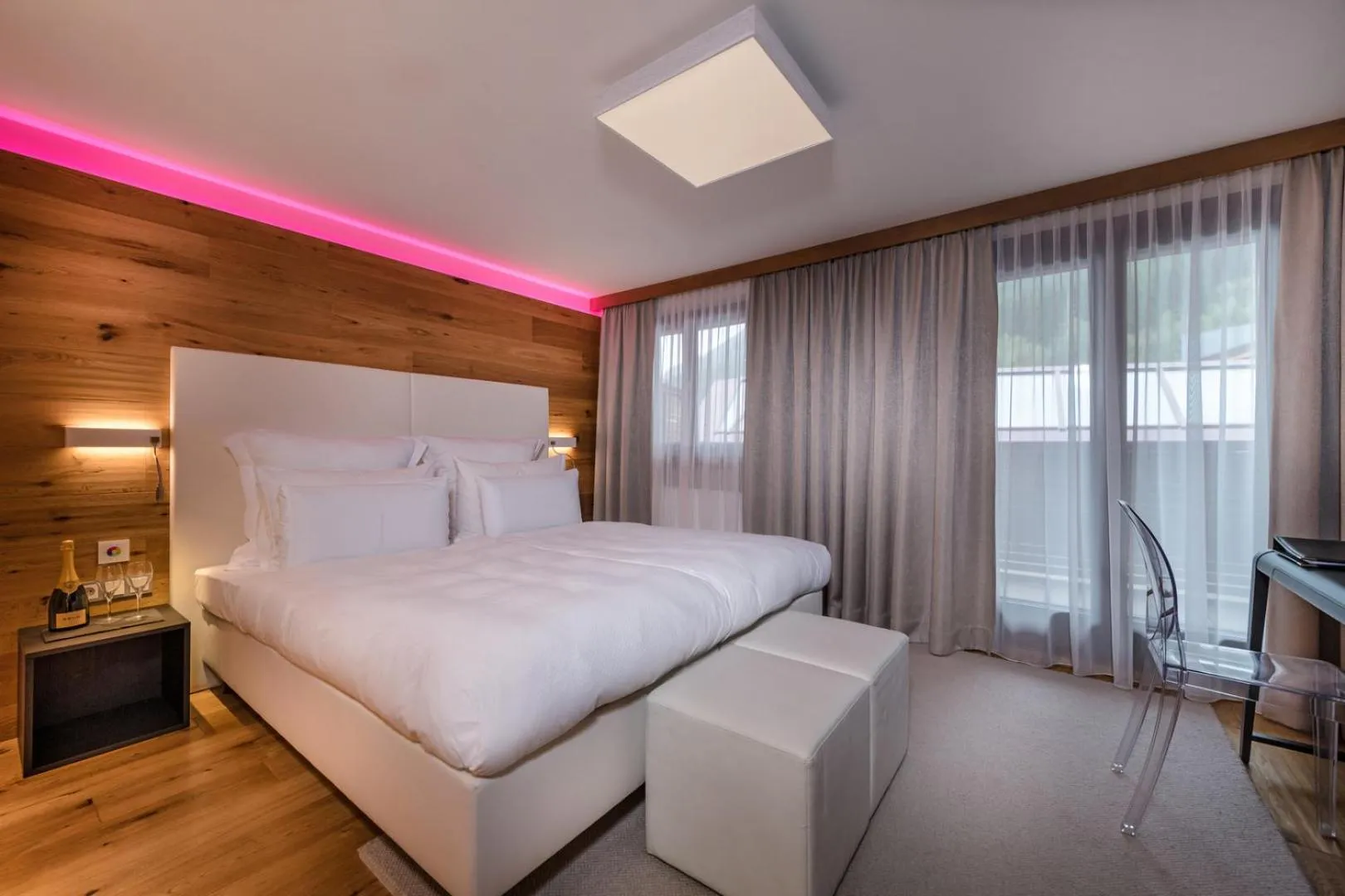 Photo of the whole room, Bed in Alpinresort ValSaa - Sport & Spa