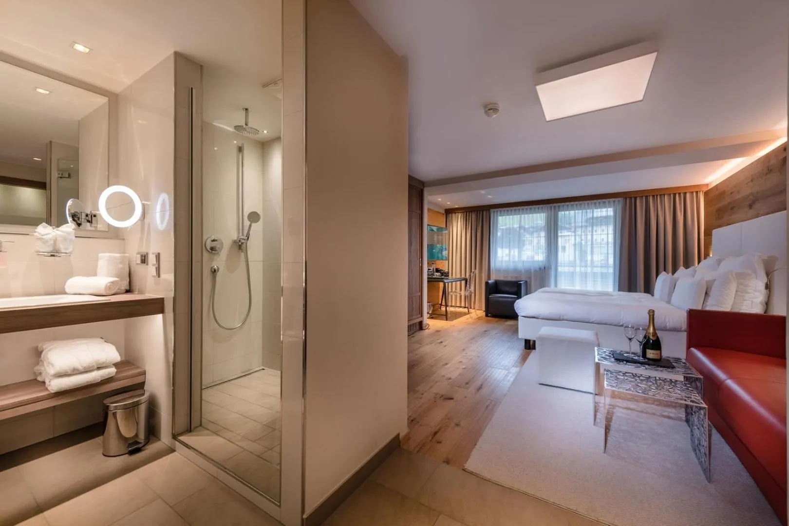 Photo of the whole room, Bed in Alpinresort ValSaa - Sport & Spa