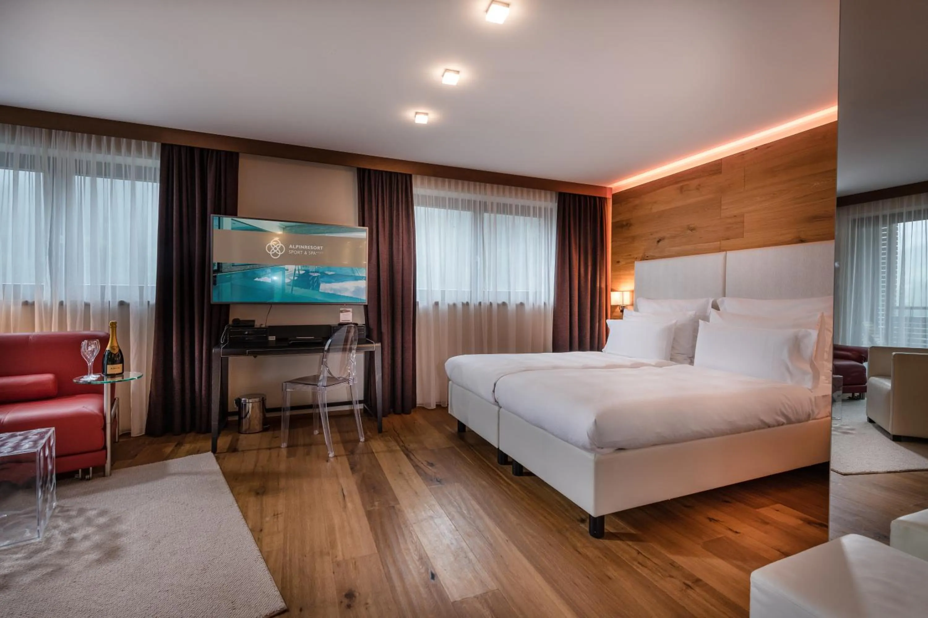 Photo of the whole room, Bed in Alpinresort ValSaa - Sport & Spa