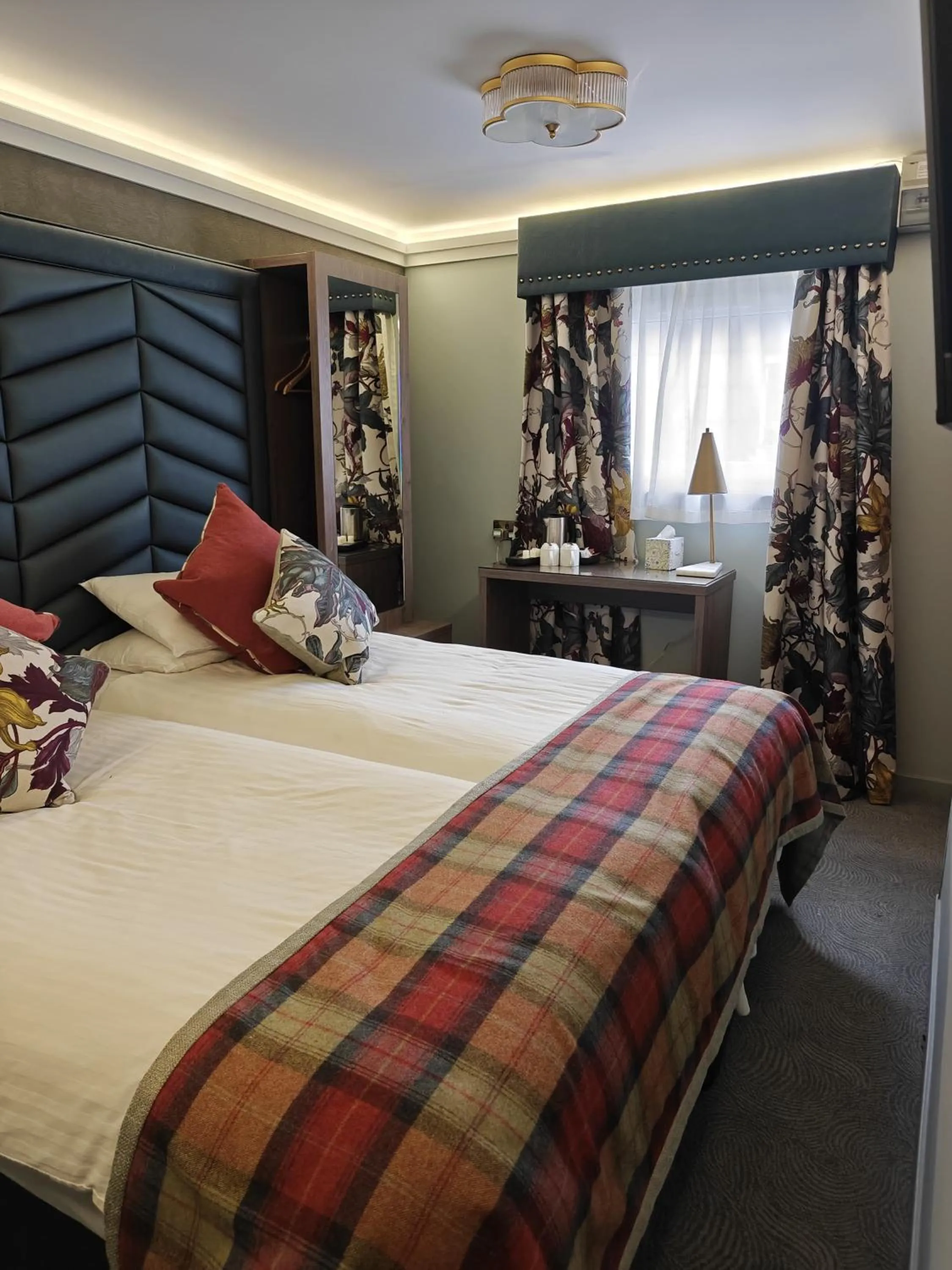 Bed in Beaufort Hotel