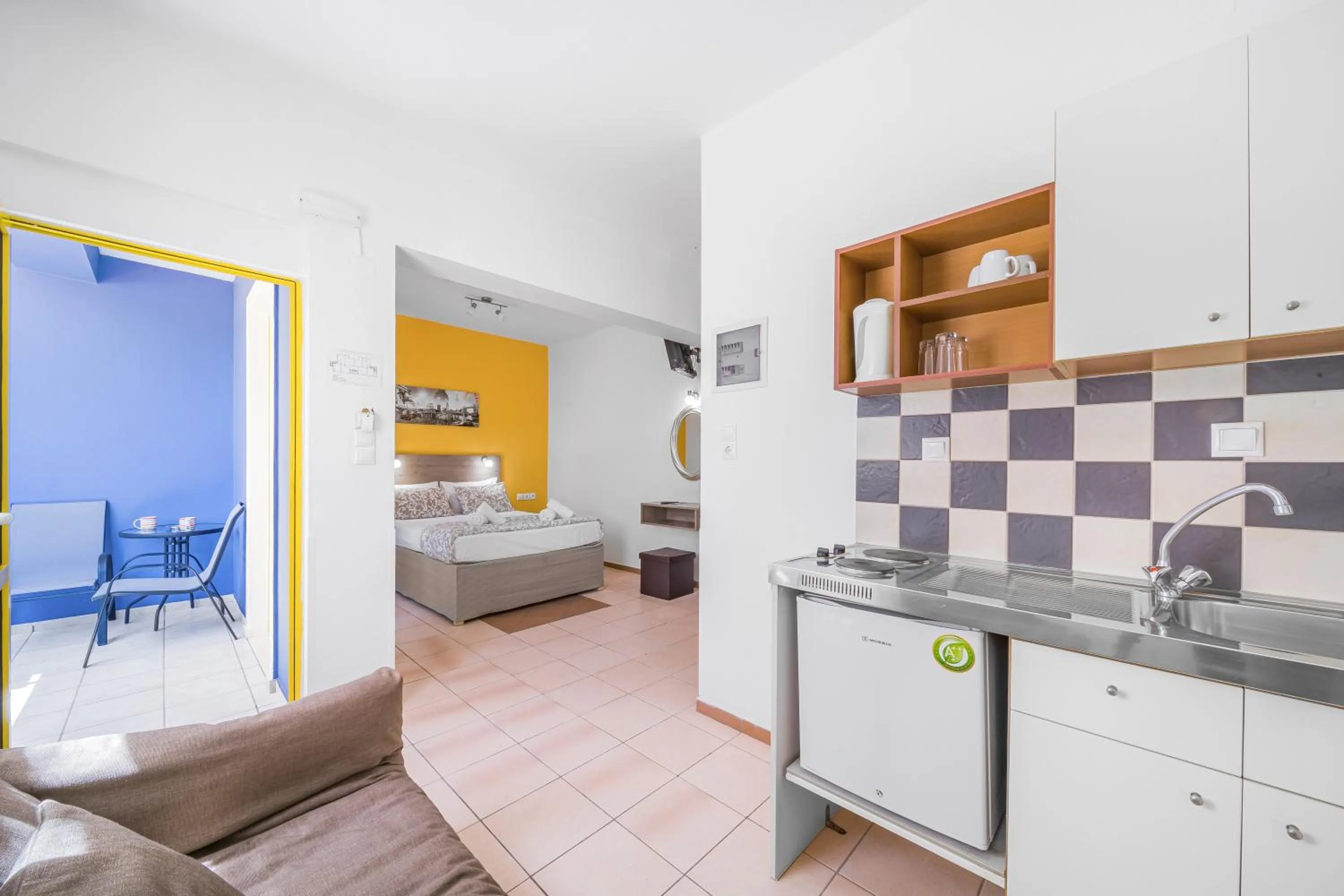 Kitchen or kitchenette, Bed in Happy Days