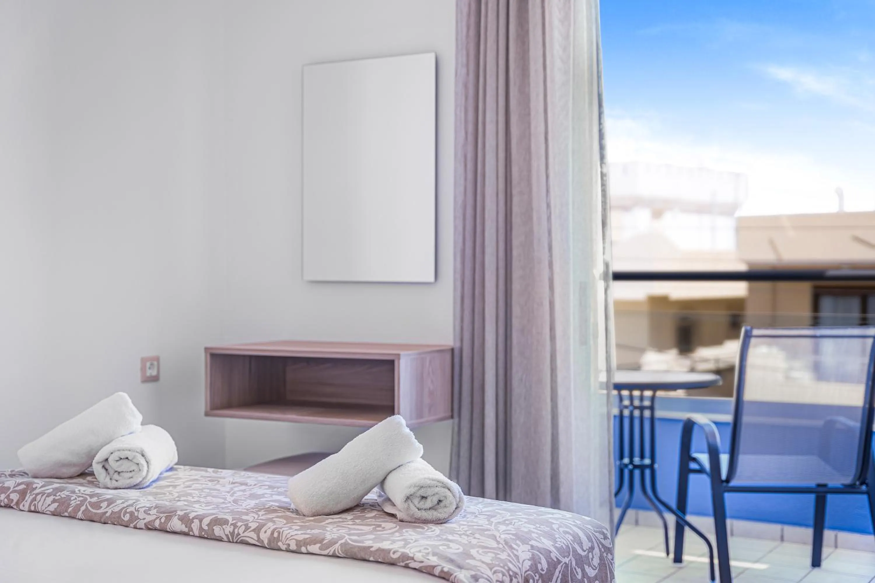 Balcony/Terrace, Bed in Happy Days