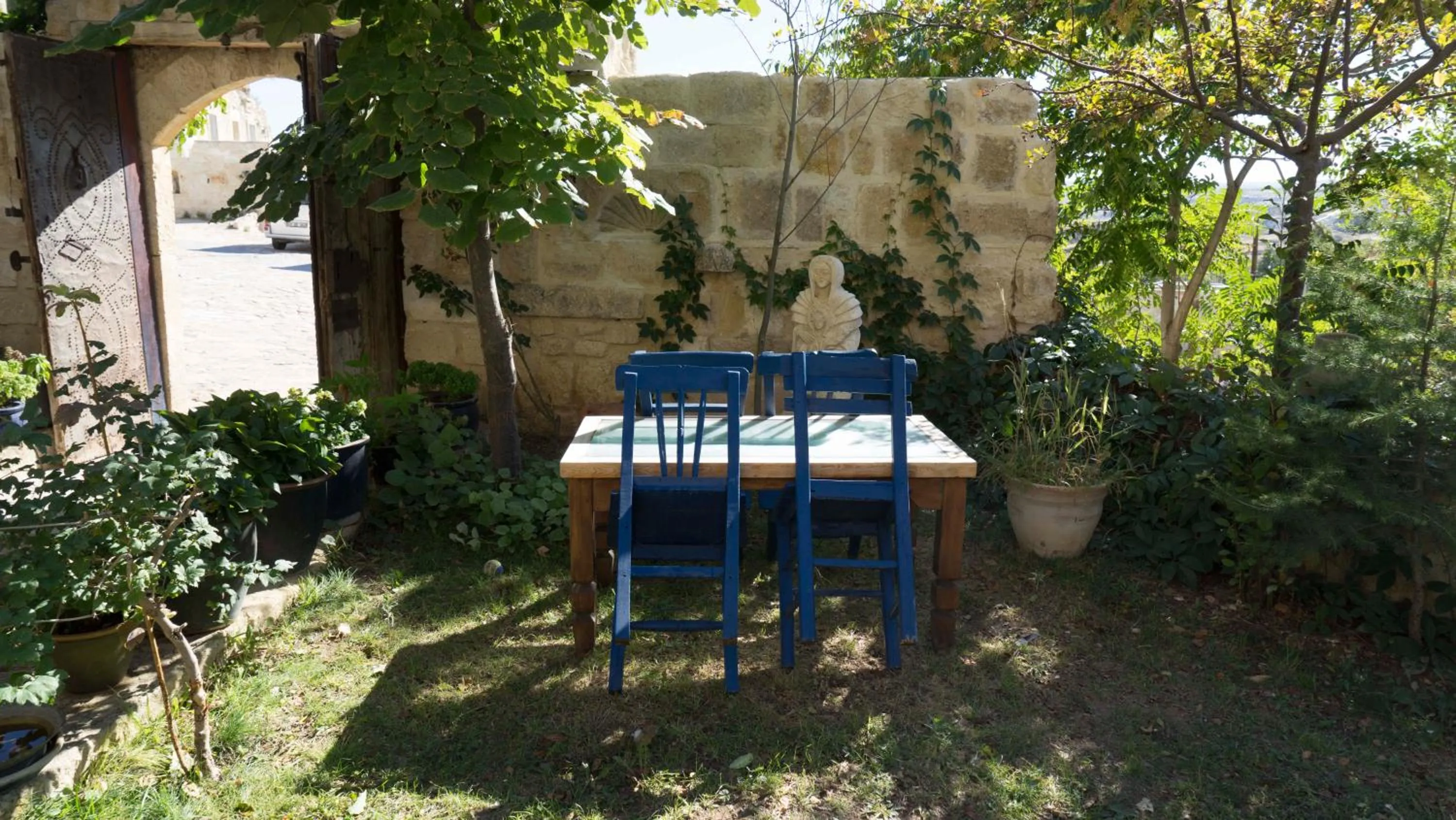 Garden in Elkep Evi Cave Hotel