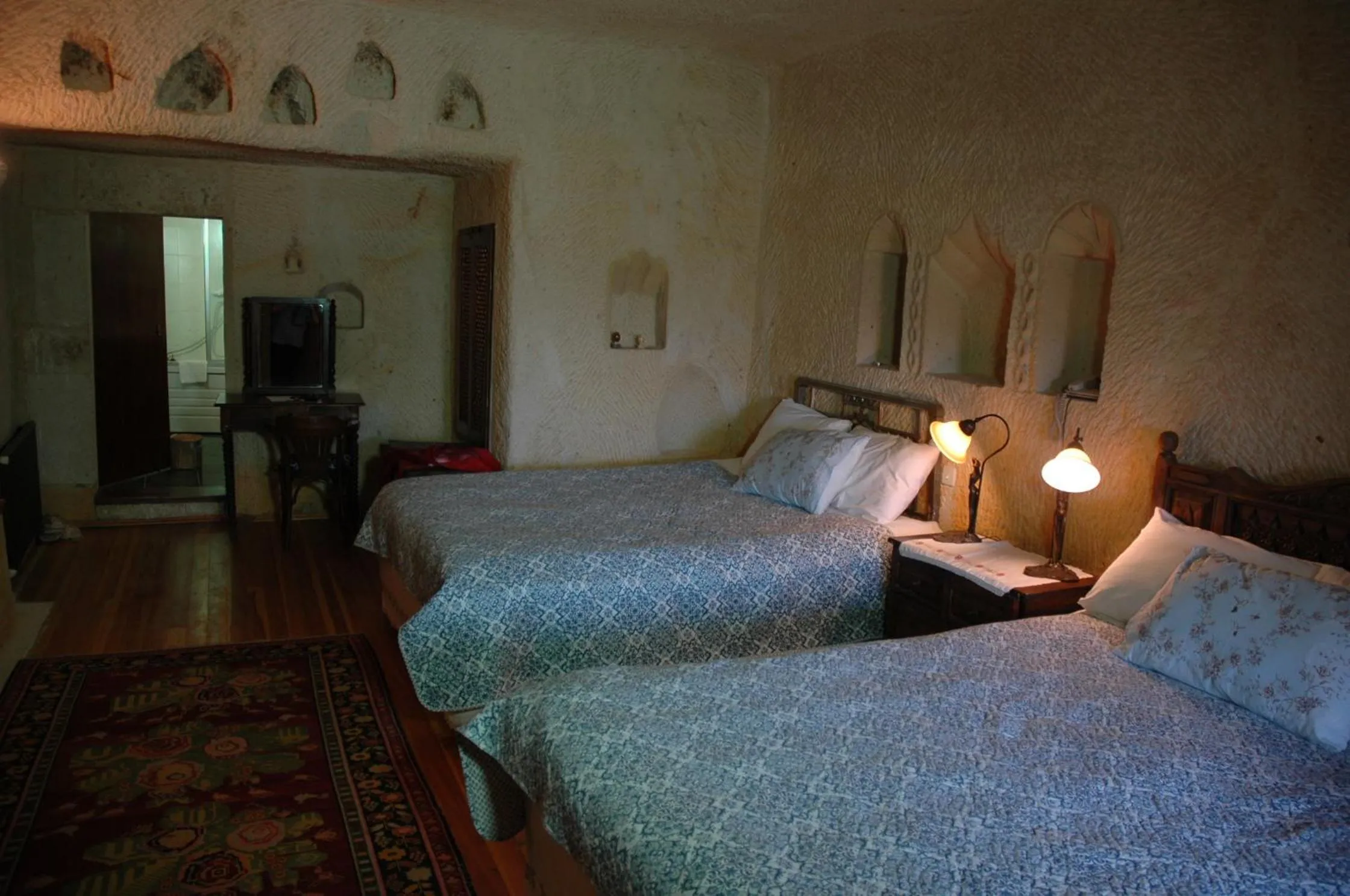 Photo of the whole room, Bed in Elkep Evi Cave Hotel