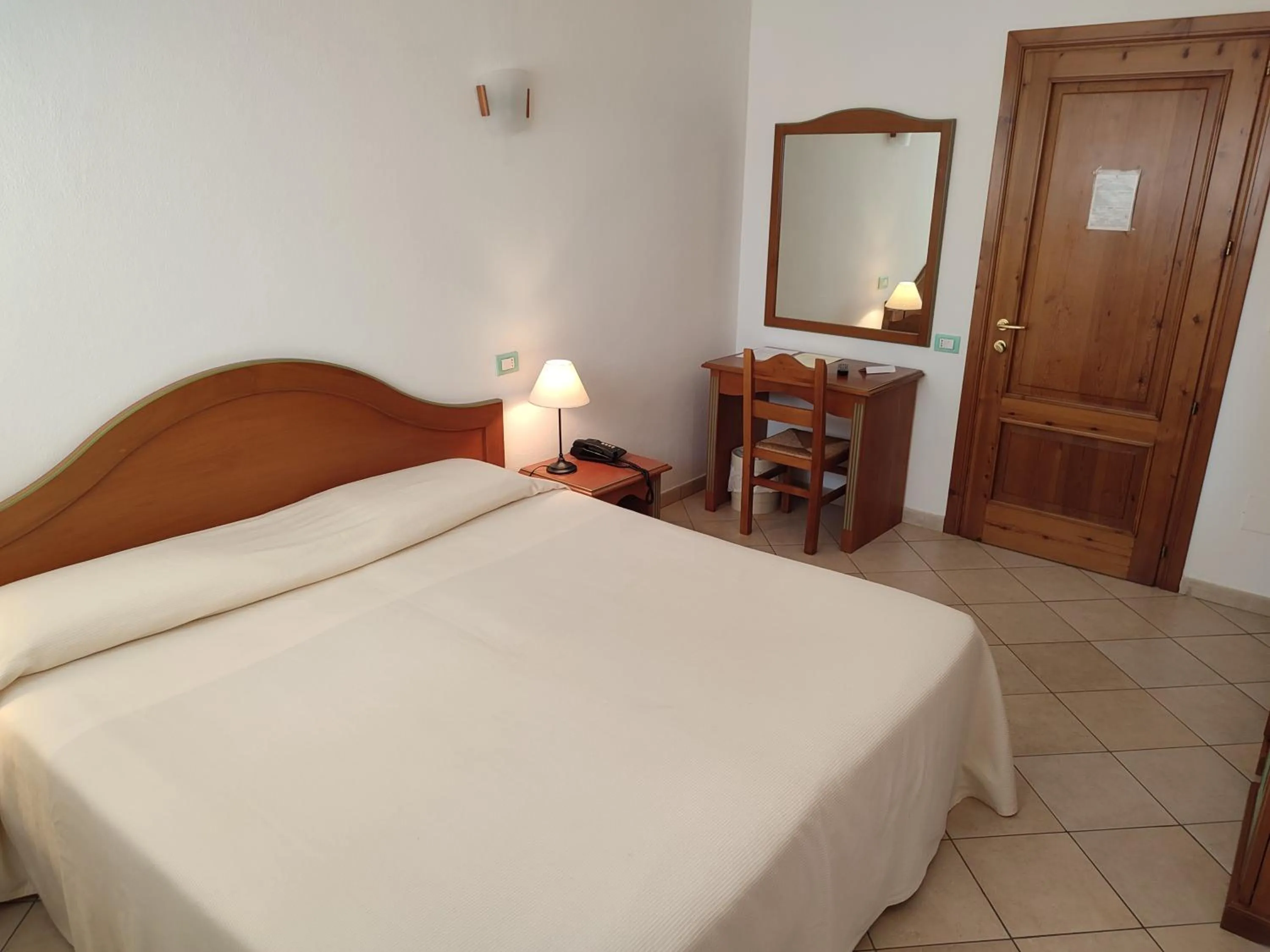 Photo of the whole room, Bed in Le Anfore Hotel