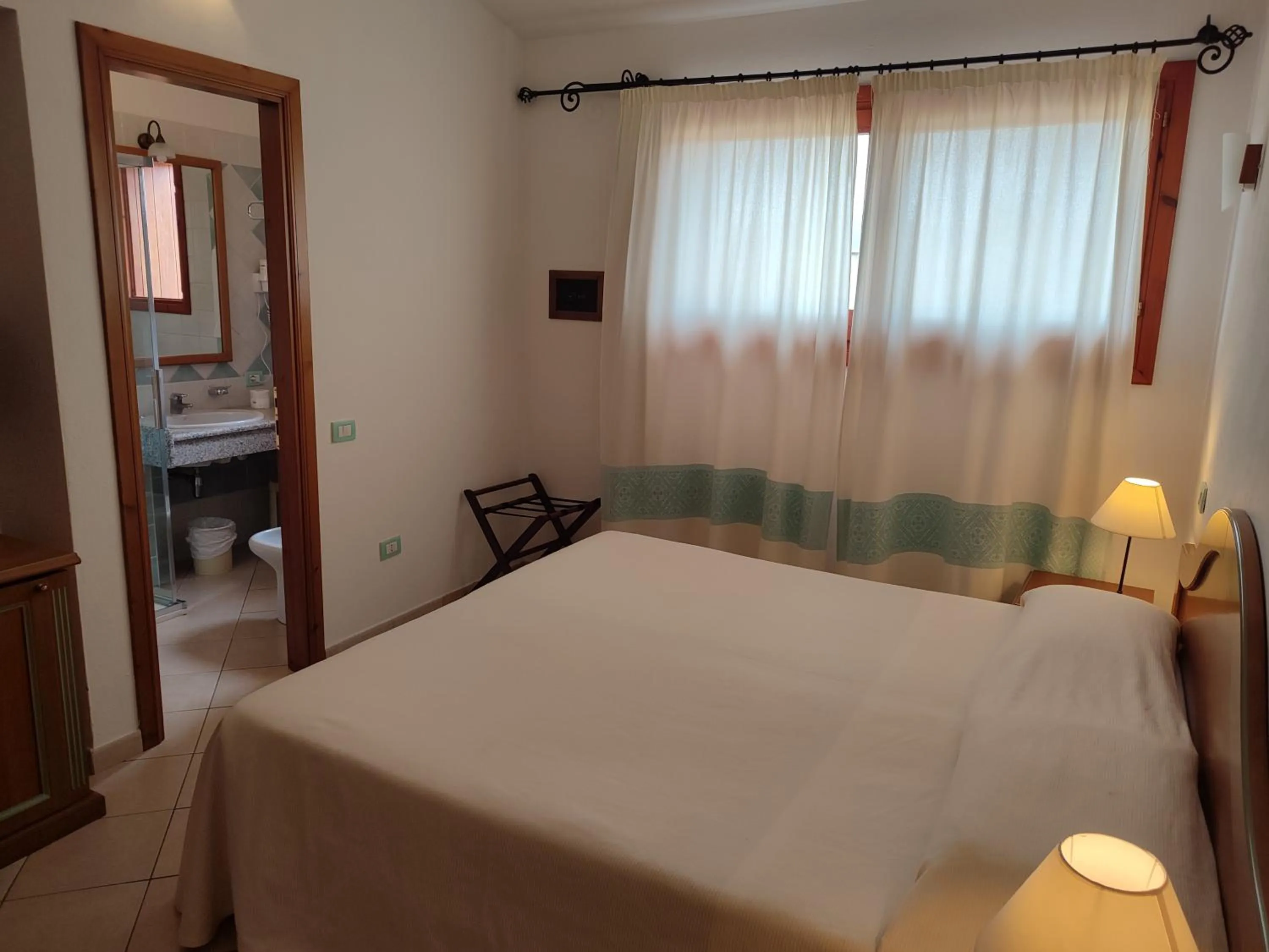 Photo of the whole room, Bed in Le Anfore Hotel