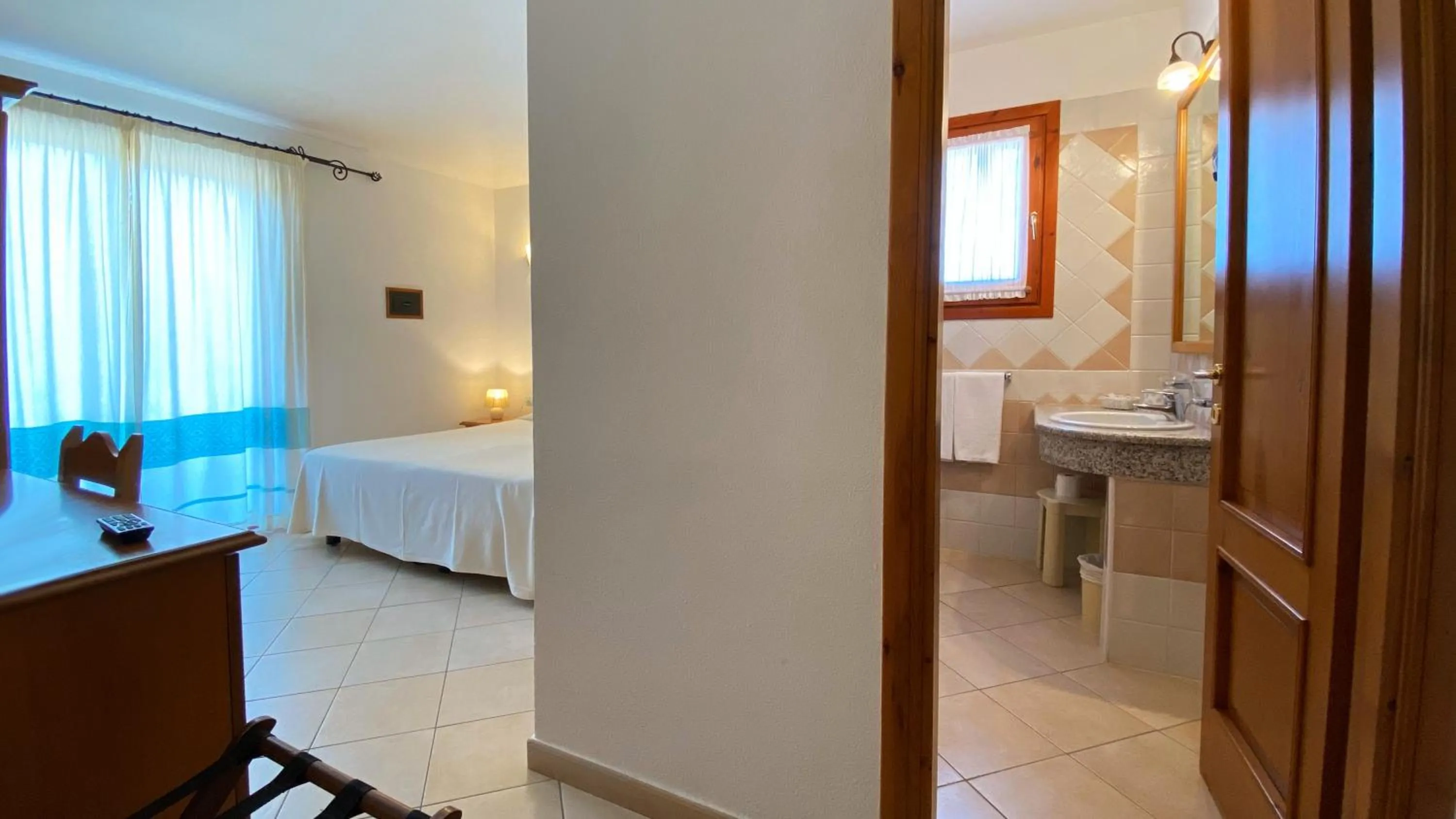 Photo of the whole room, Bed in Le Anfore Hotel