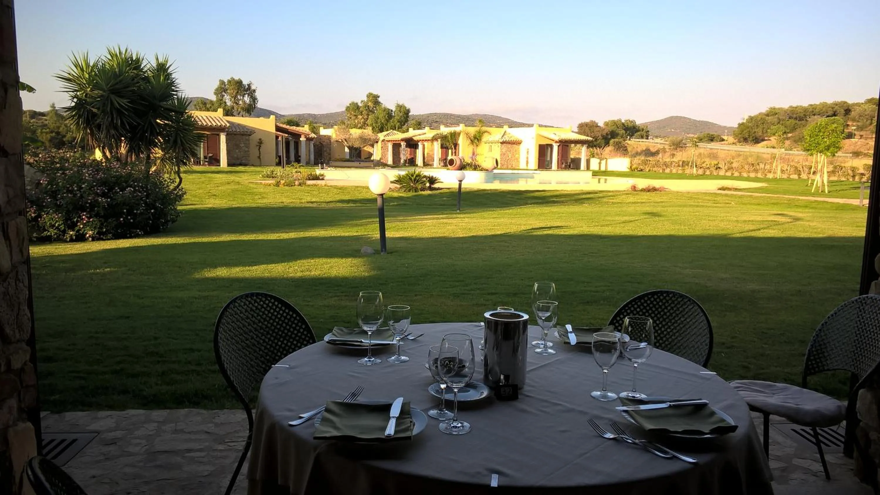 Restaurant/places to eat in Le Anfore Hotel