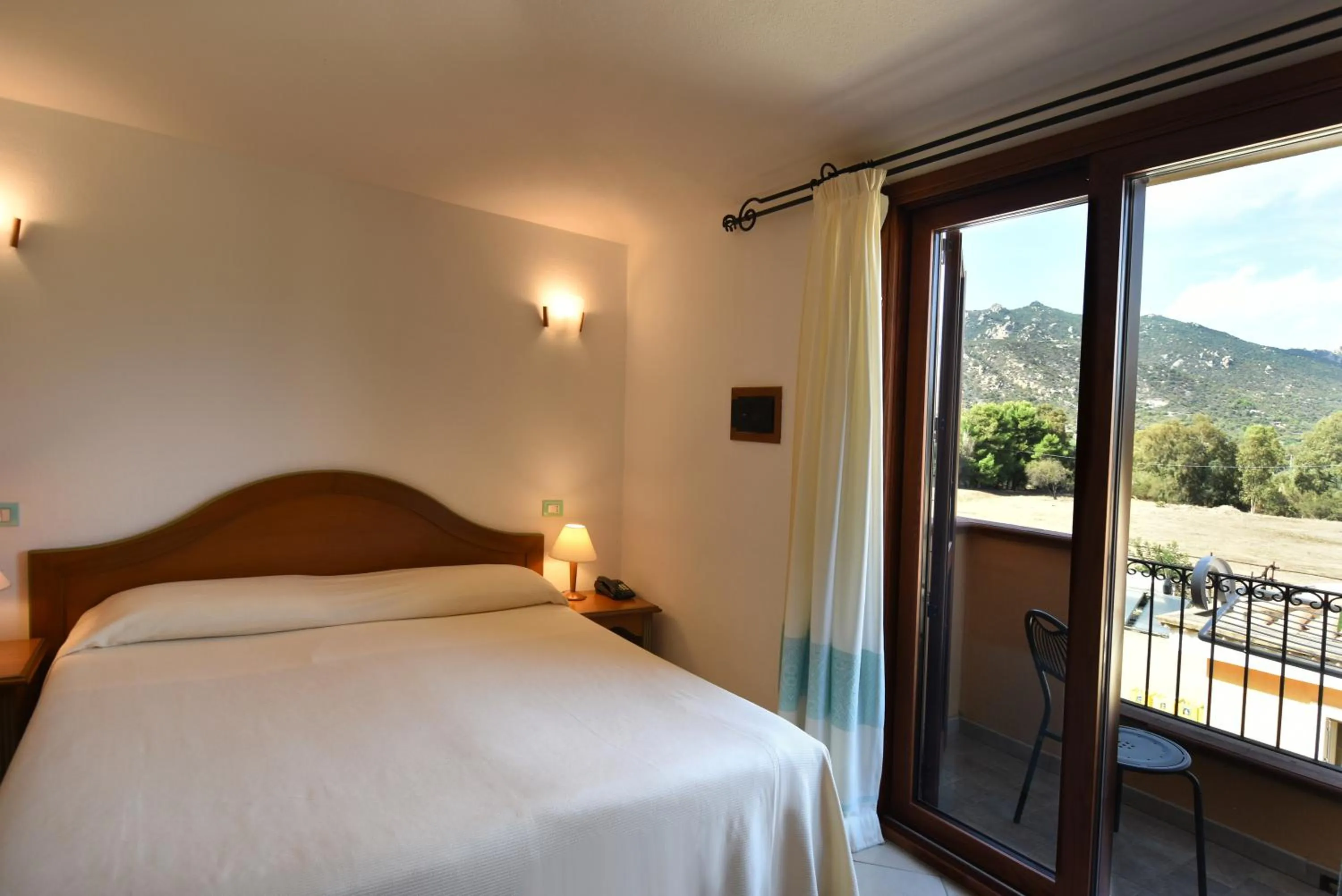 Bedroom, Bed in Le Anfore Hotel