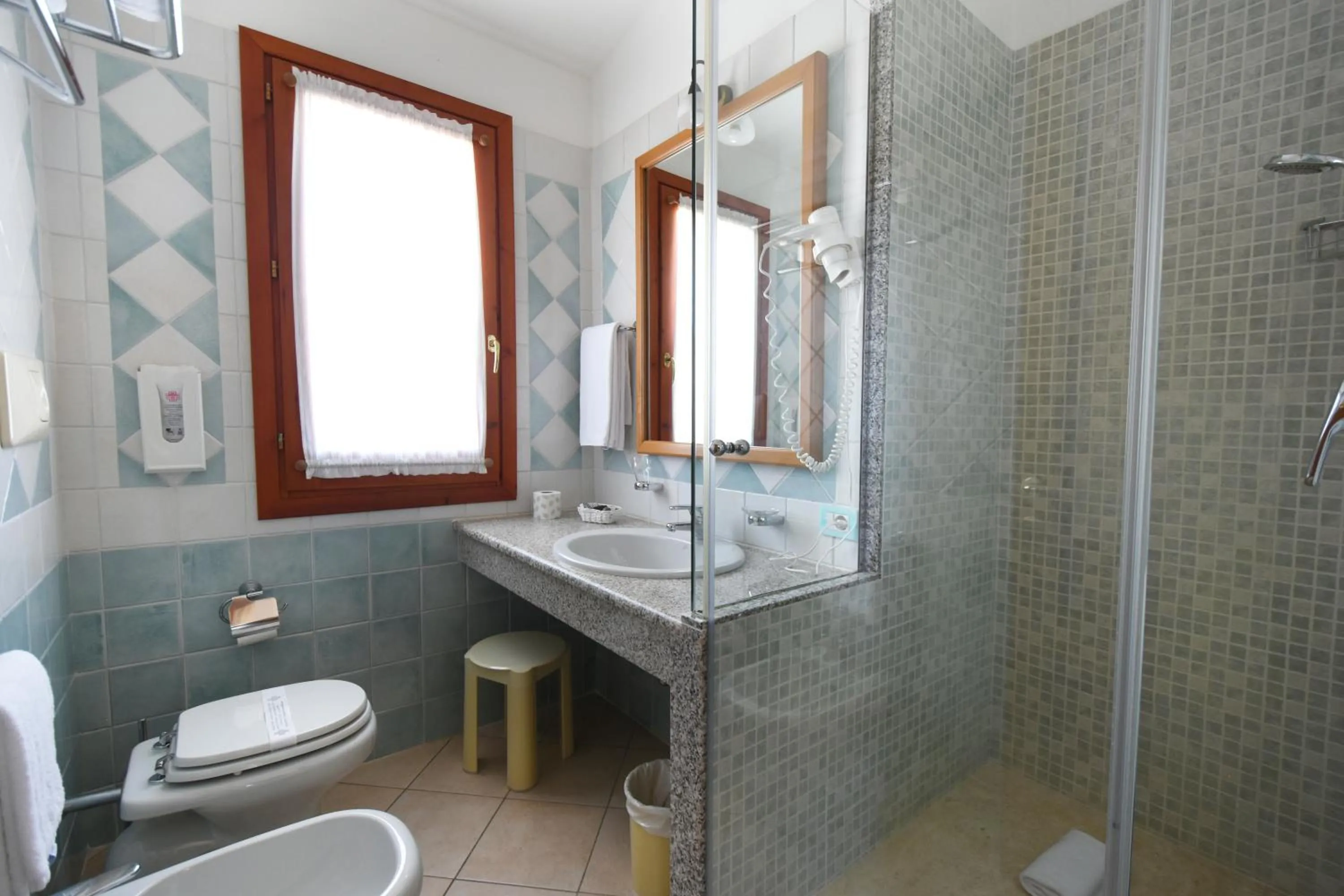 Bathroom in Le Anfore Hotel