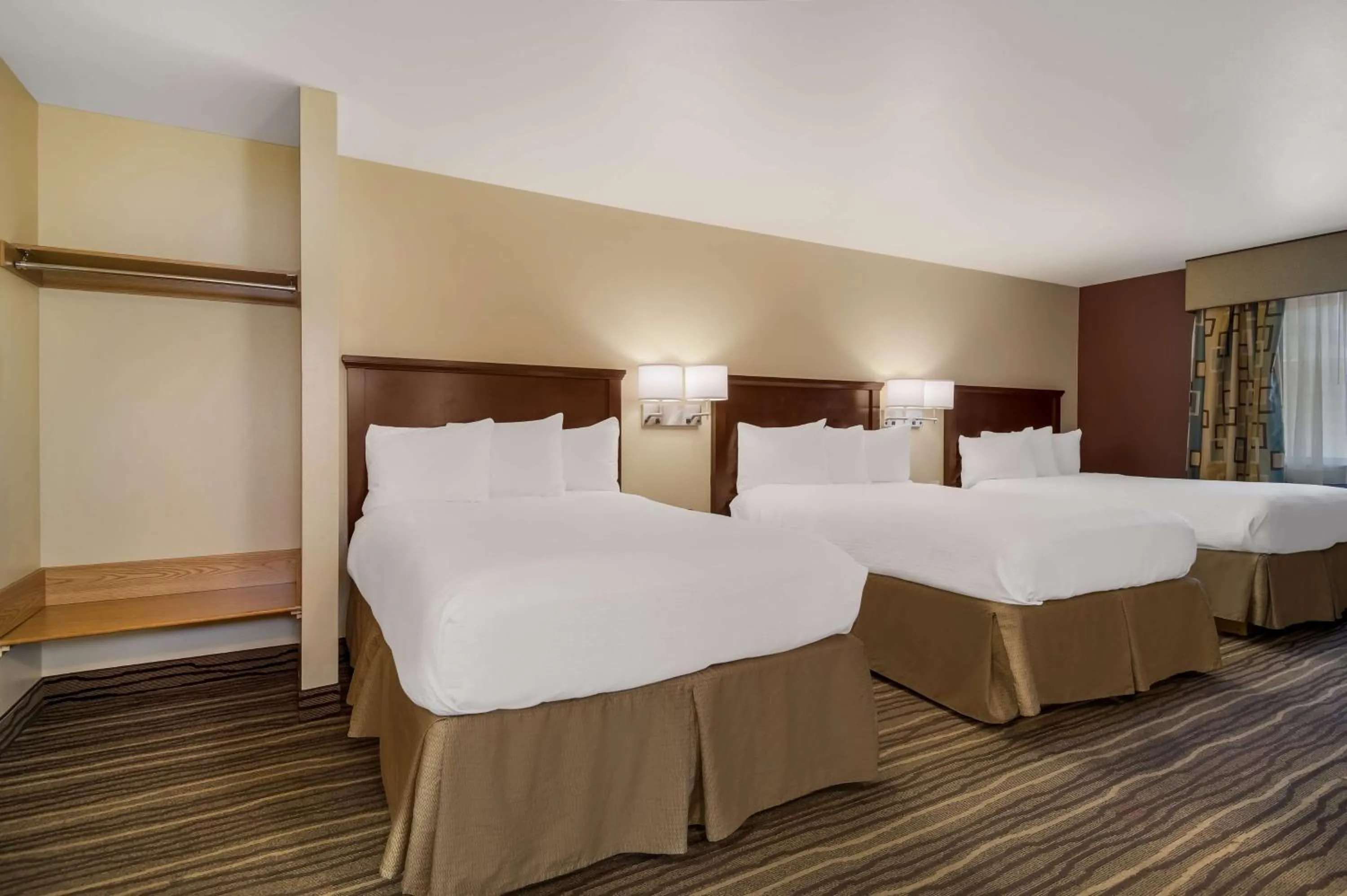 Bedroom, Bed in Best Western Cottage Grove Inn