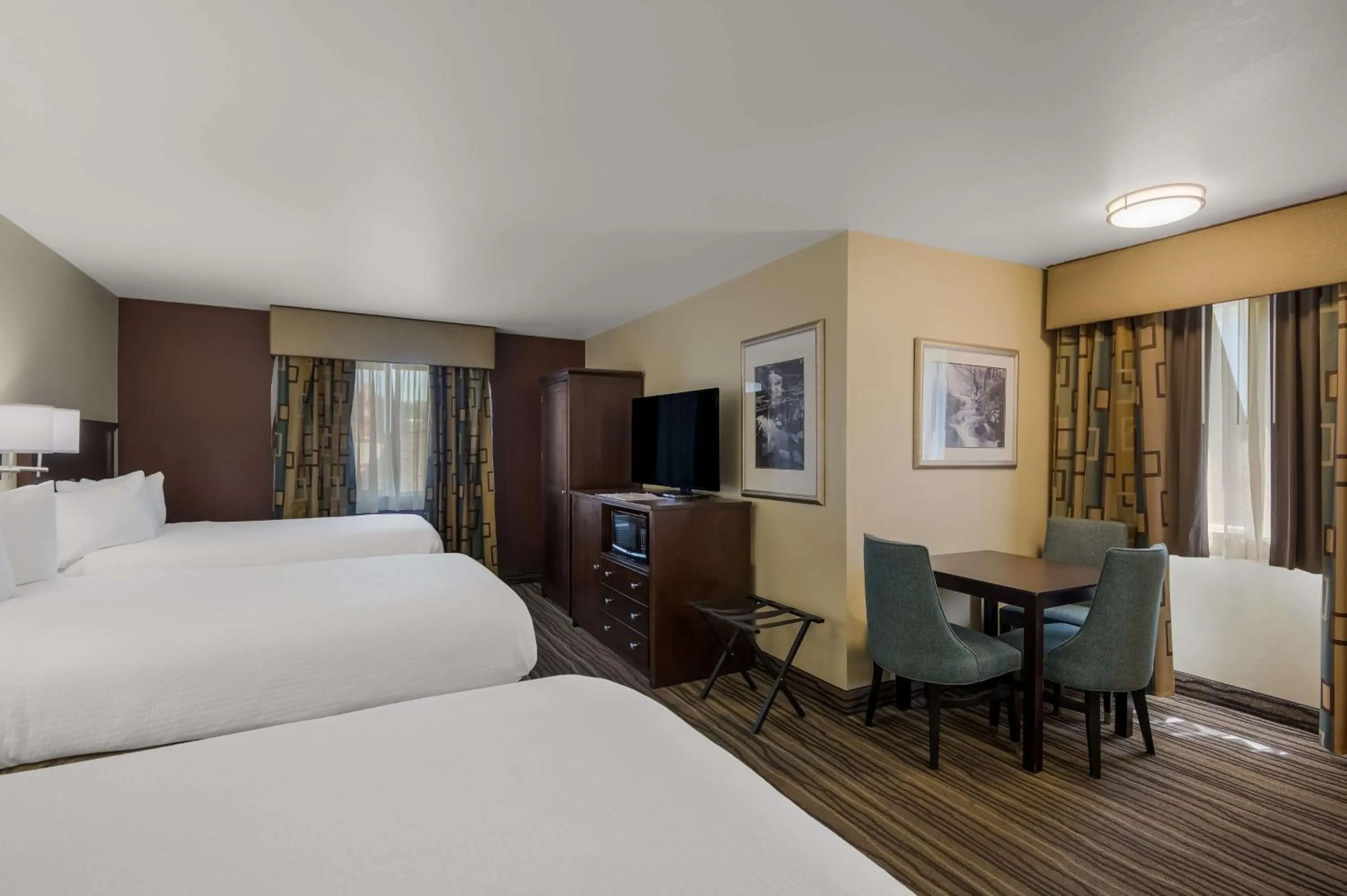 Bedroom, Bed in Best Western Cottage Grove Inn