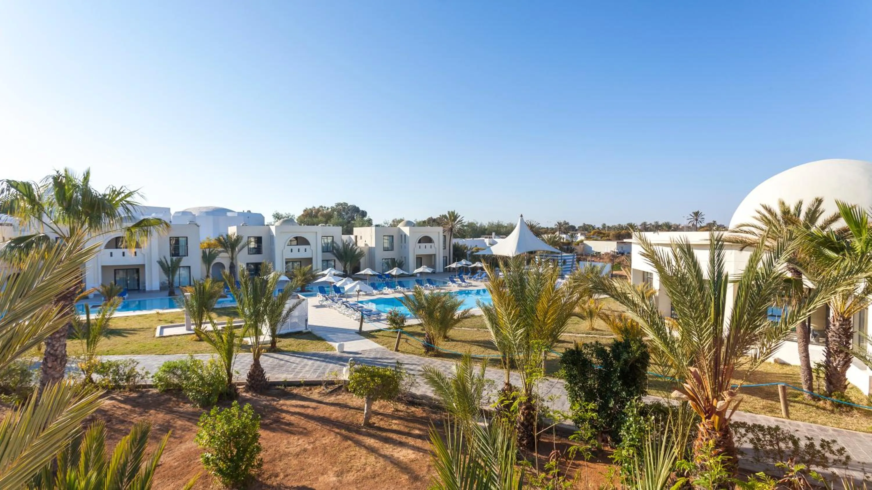 Swimming pool in Cesar Thalasso