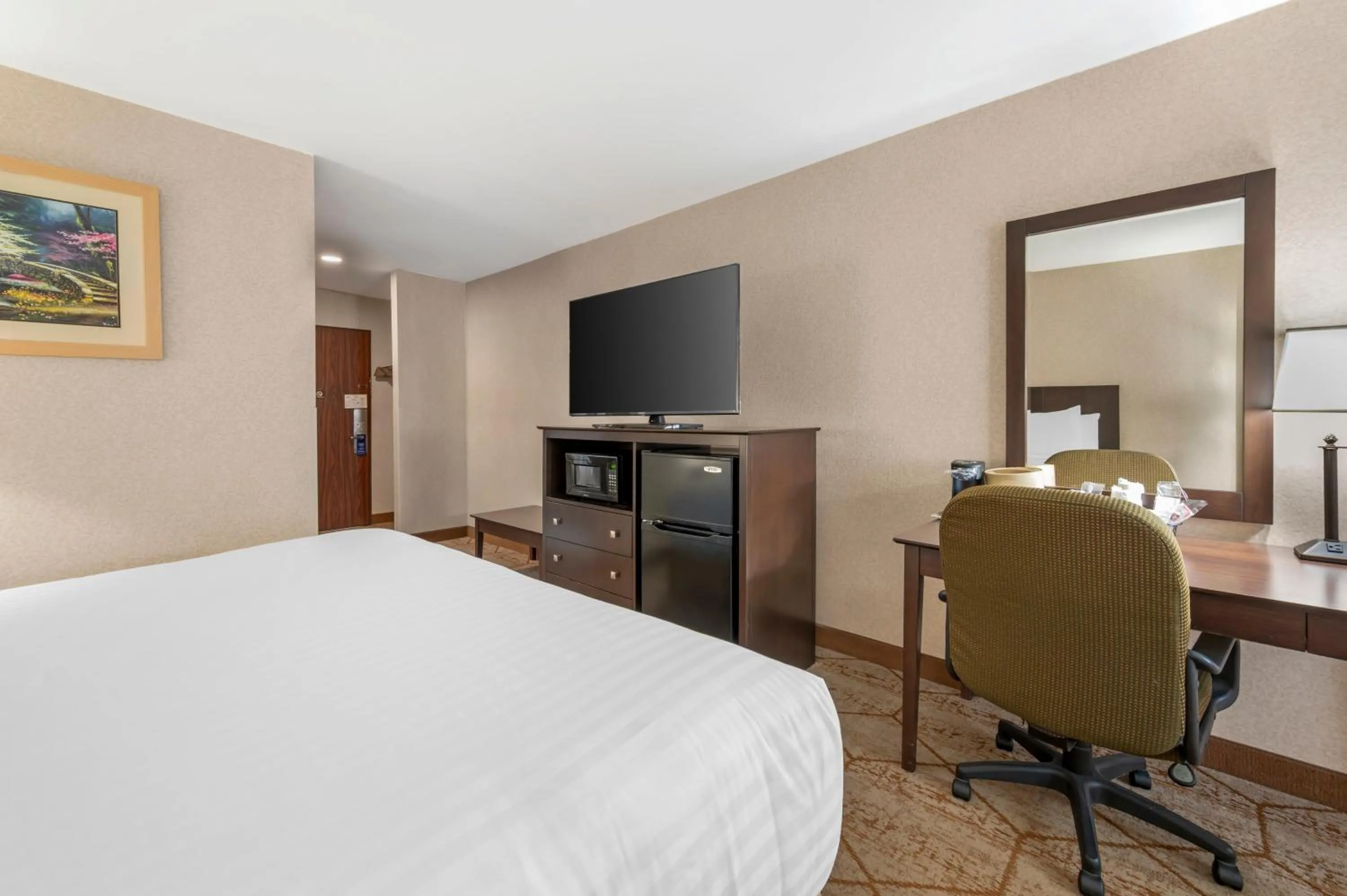 Bed in Best Western Manassas