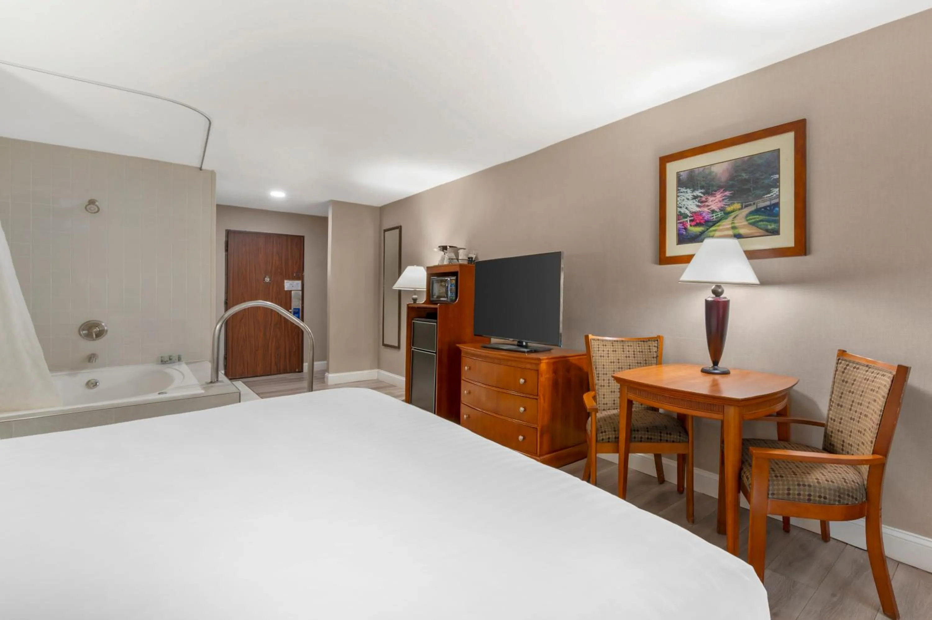 Bed in Best Western Manassas