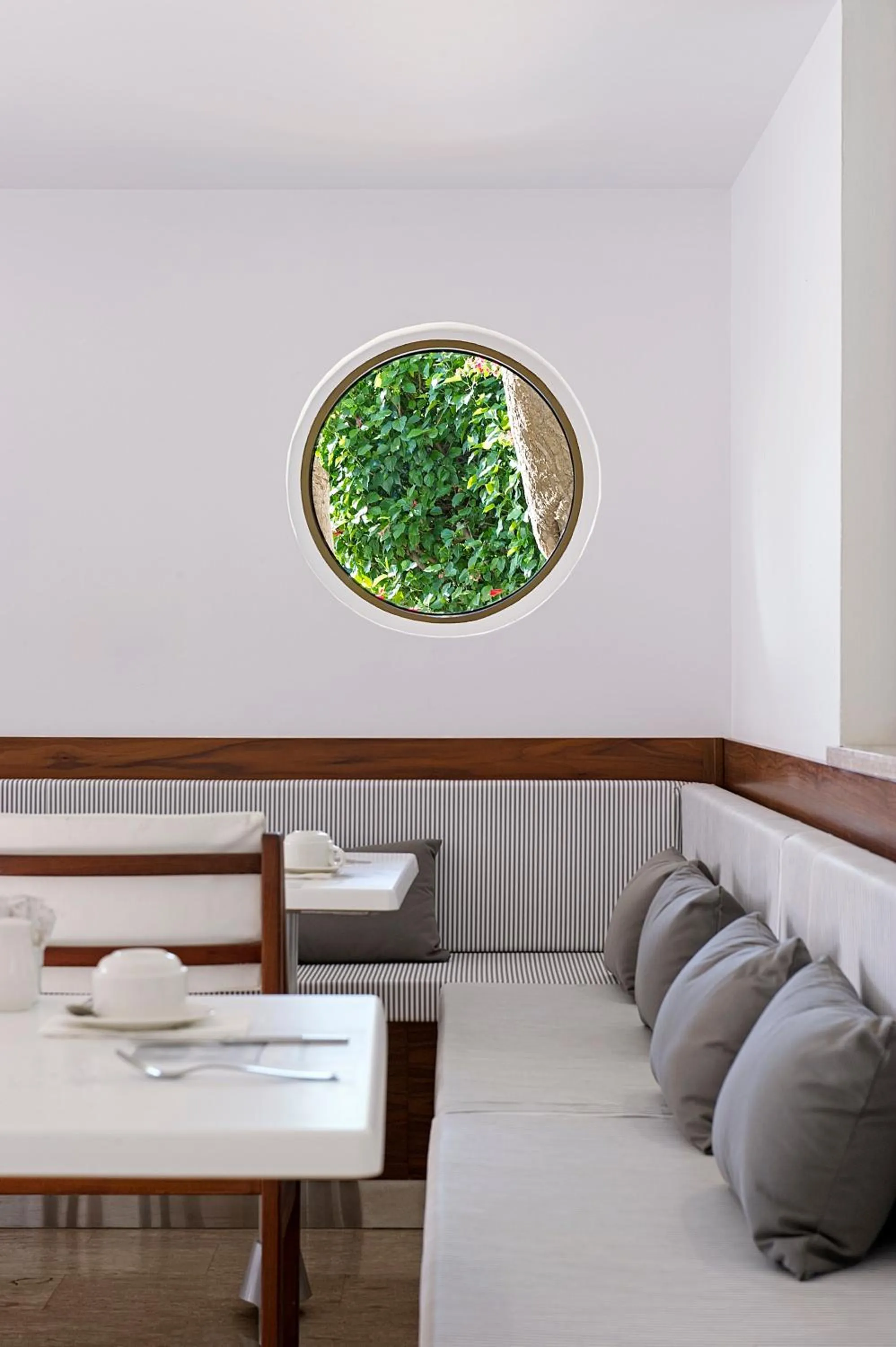 Restaurant/places to eat in Grecian Sands Hotel