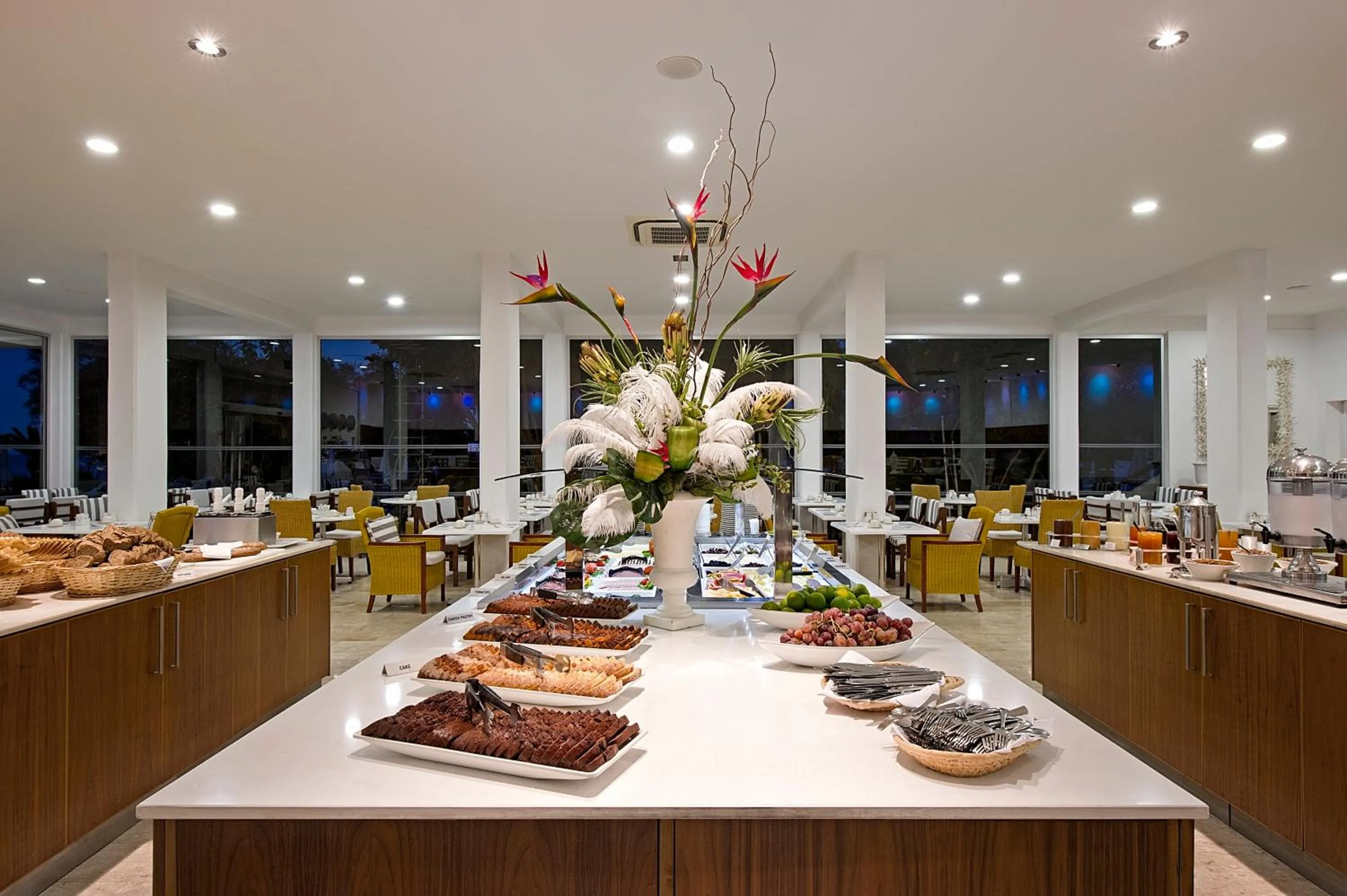 Restaurant/places to eat in Grecian Sands Hotel