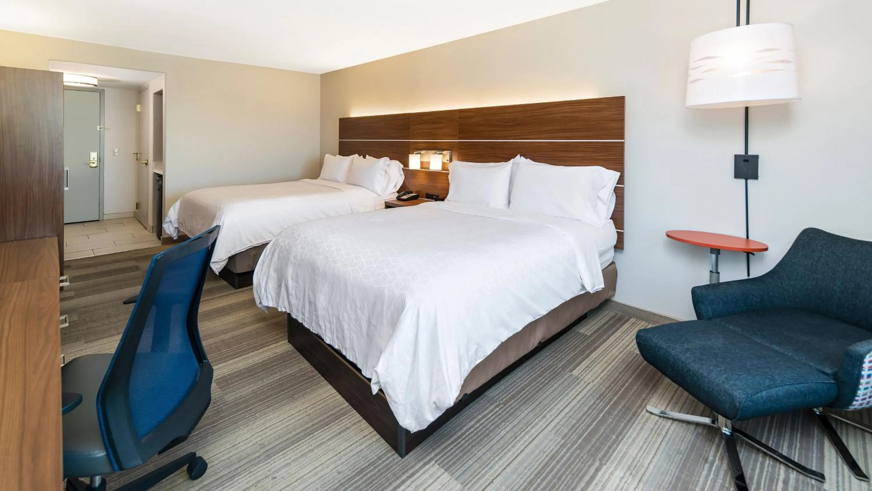 Photo of the whole room, Bed in Holiday Inn Express & Suites Dinuba West by IHG