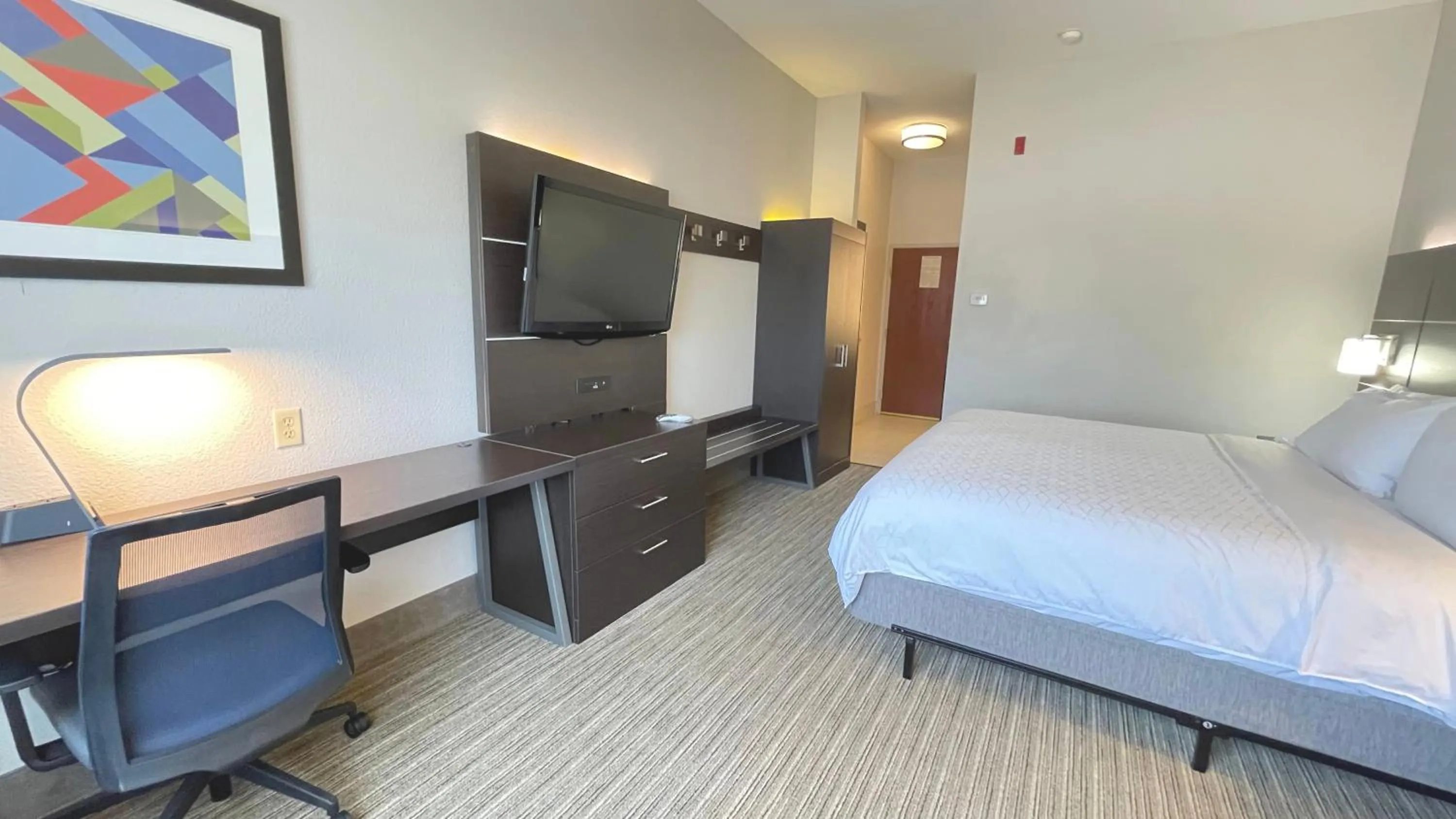 Photo of the whole room, Bed in Holiday Inn Express Hotel & Suites Decatur, TX by IHG