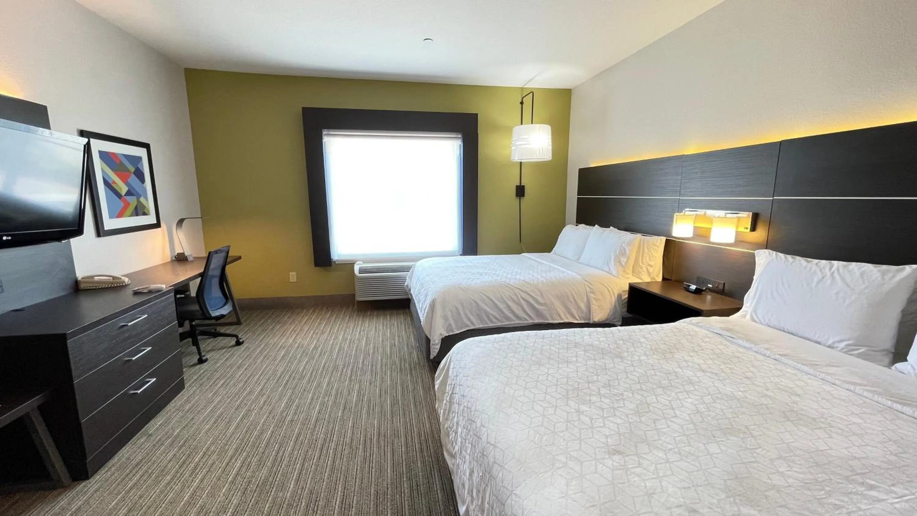Photo of the whole room, Bed in Holiday Inn Express Hotel & Suites Decatur, TX by IHG