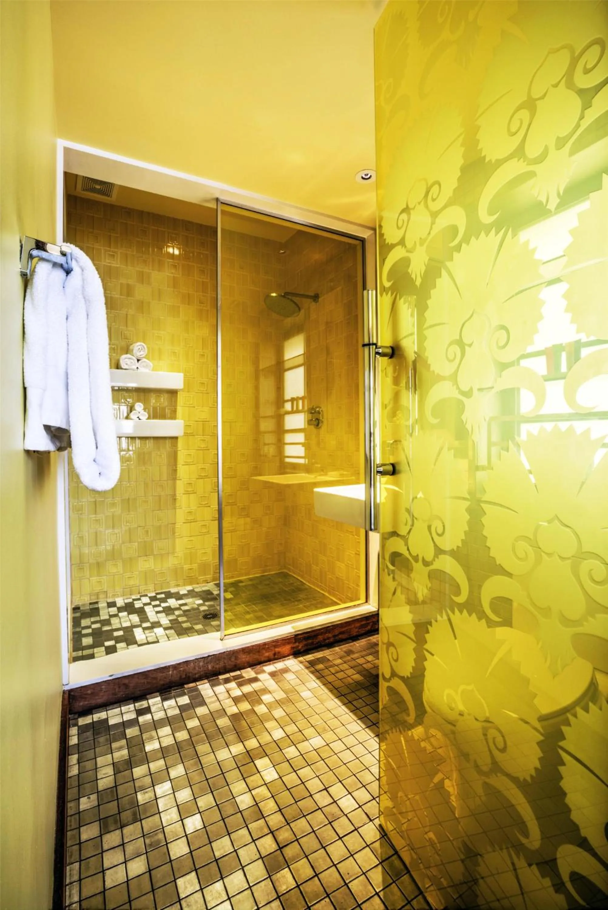 Bathroom in Dream South Beach, by Hyatt