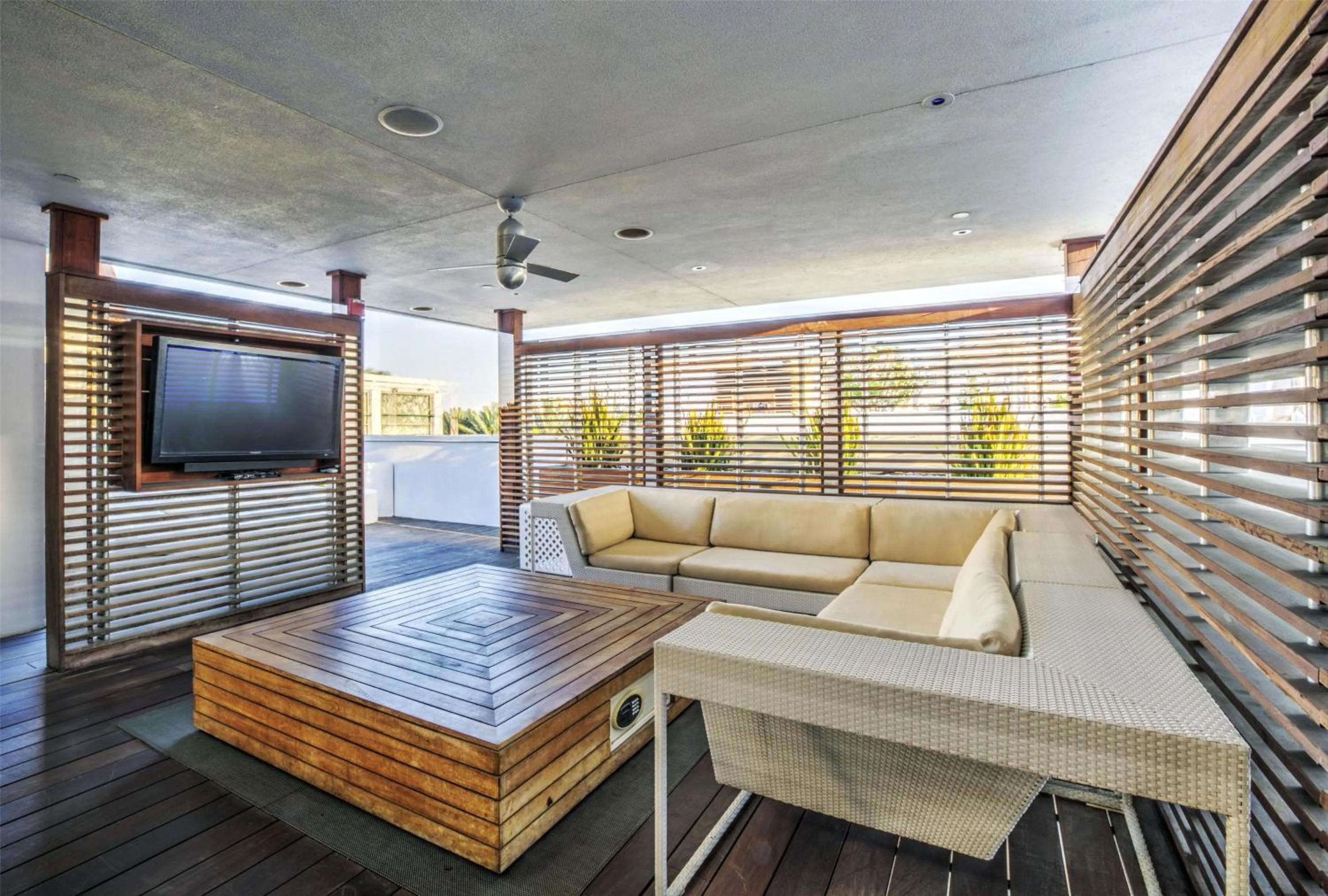 Photo of the whole room in Dream South Beach, by Hyatt