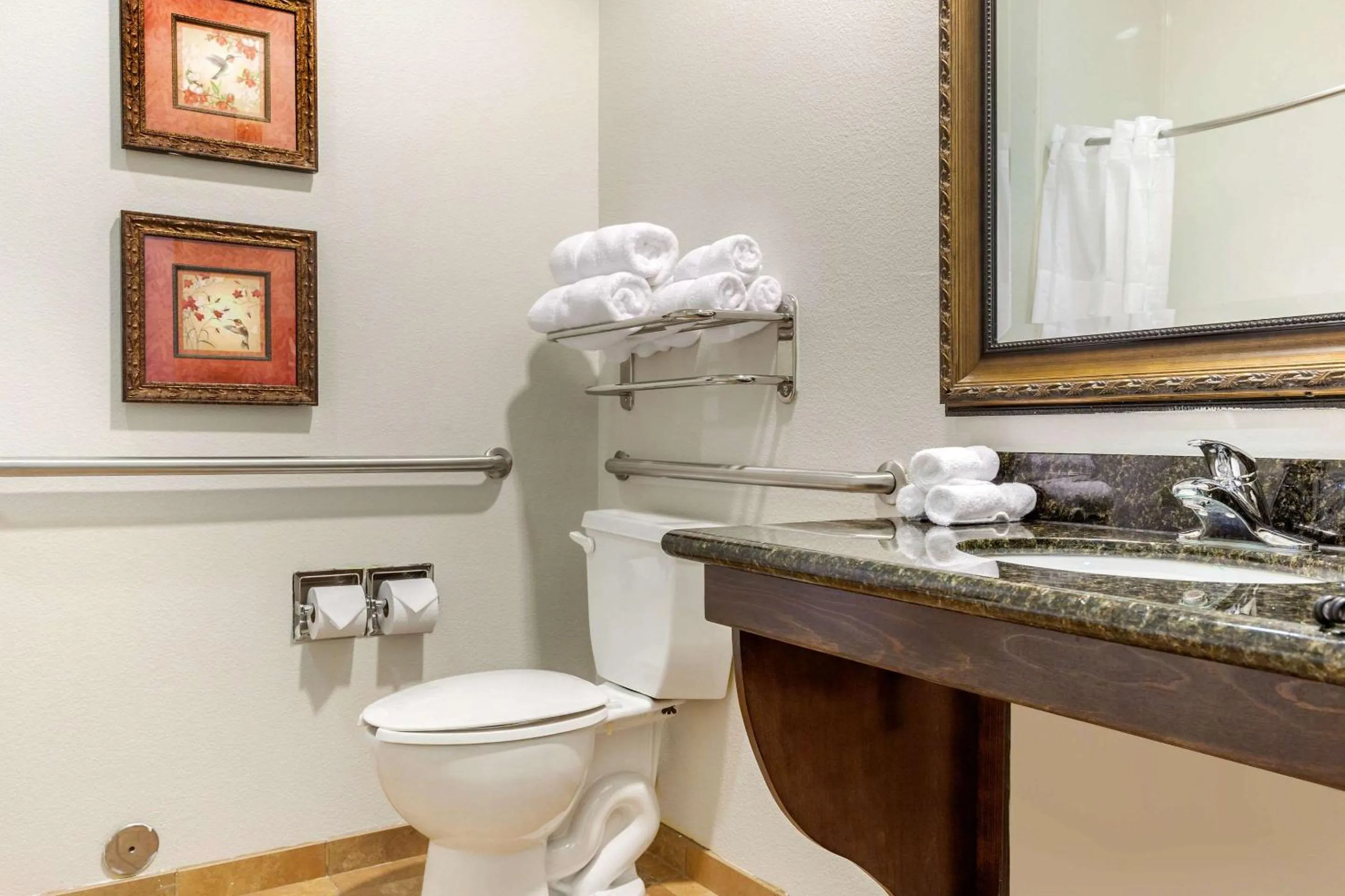 Bedroom in Clarion Pointe Sulphur Springs