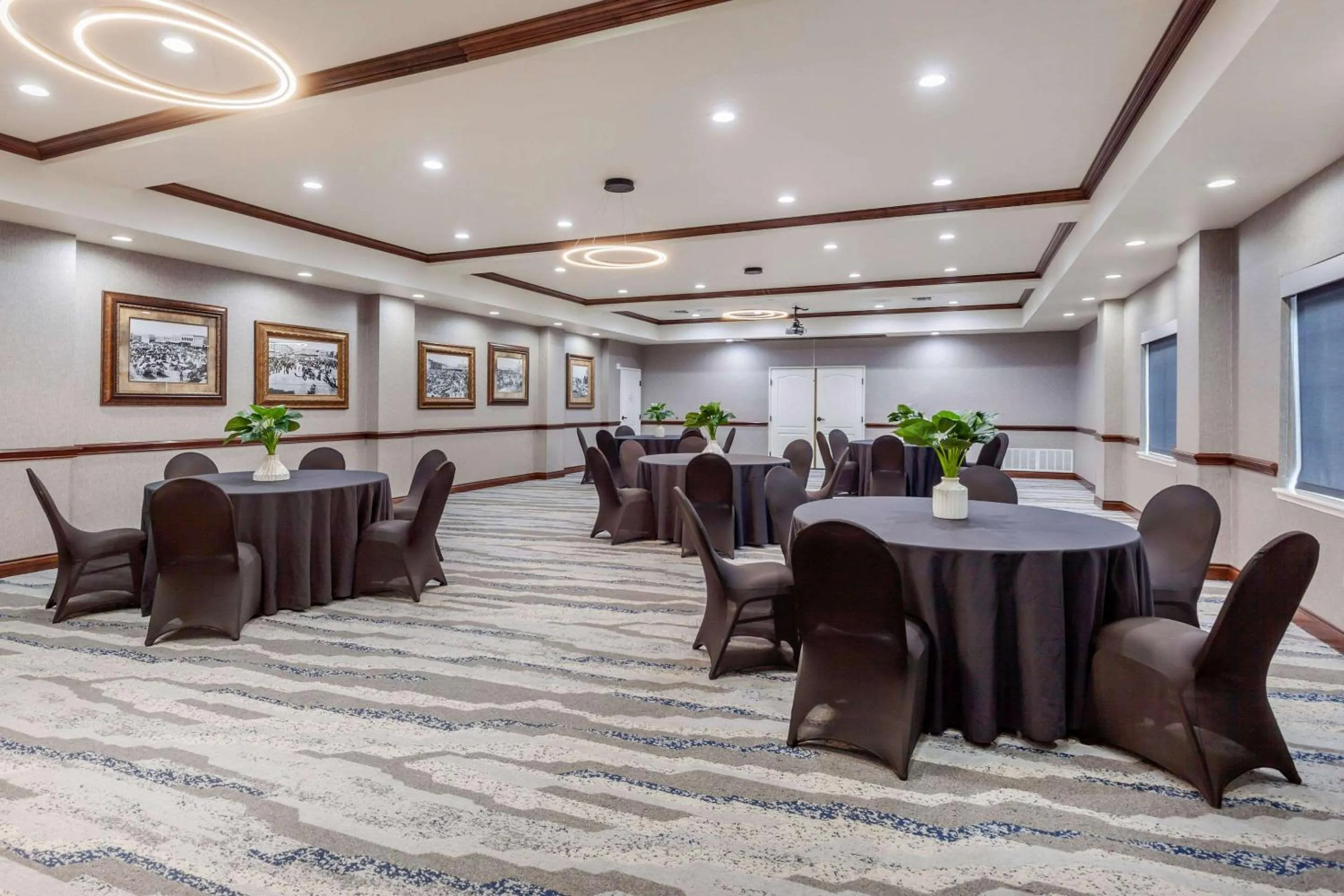 Meeting/conference room in Clarion Pointe Sulphur Springs