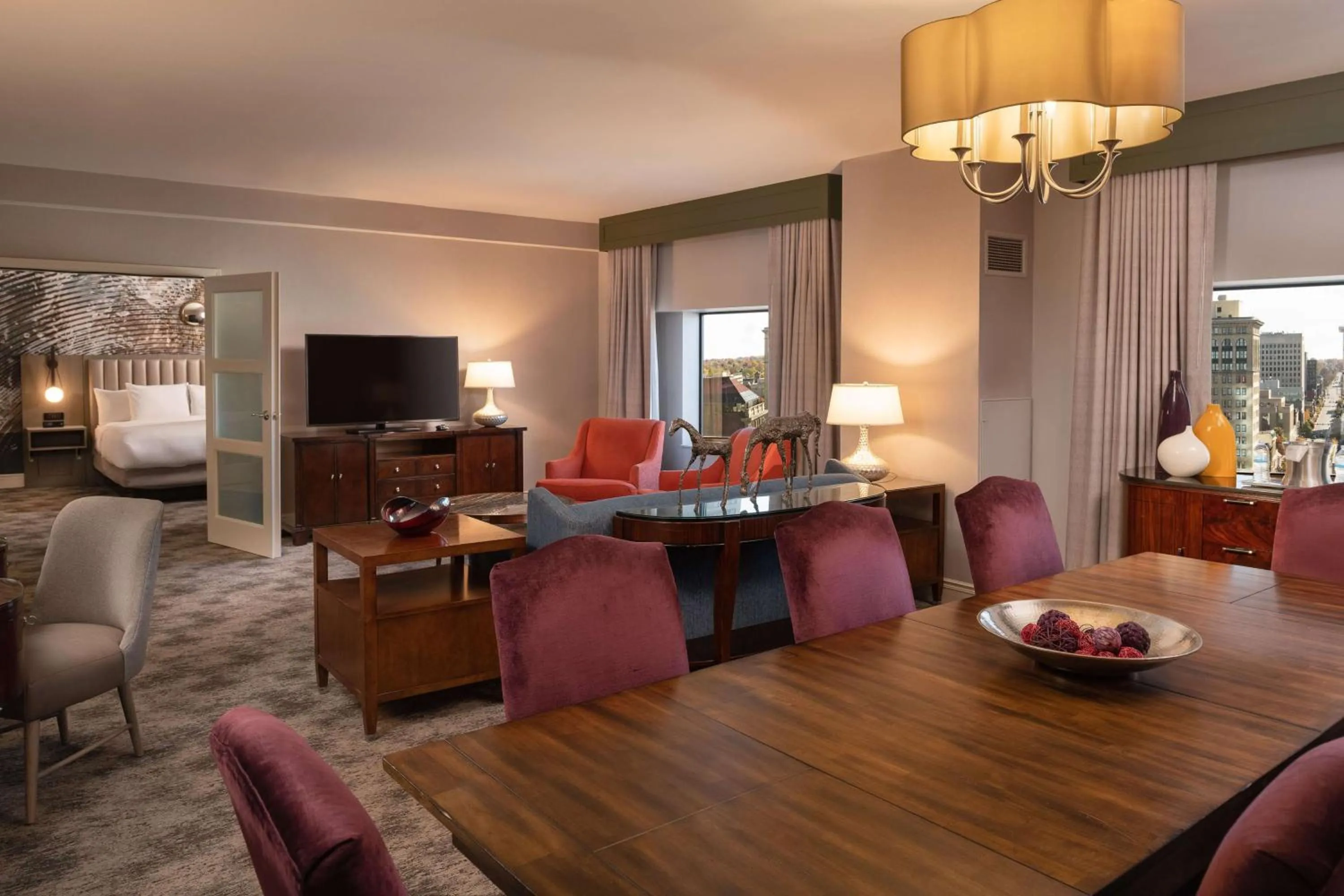 Living room in Hilton Lexington Downtown