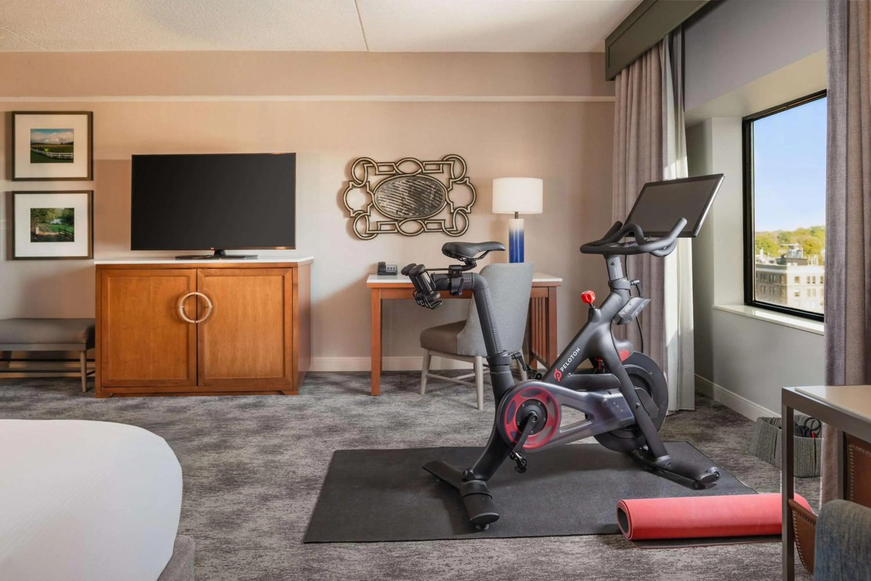 Bedroom in Hilton Lexington Downtown