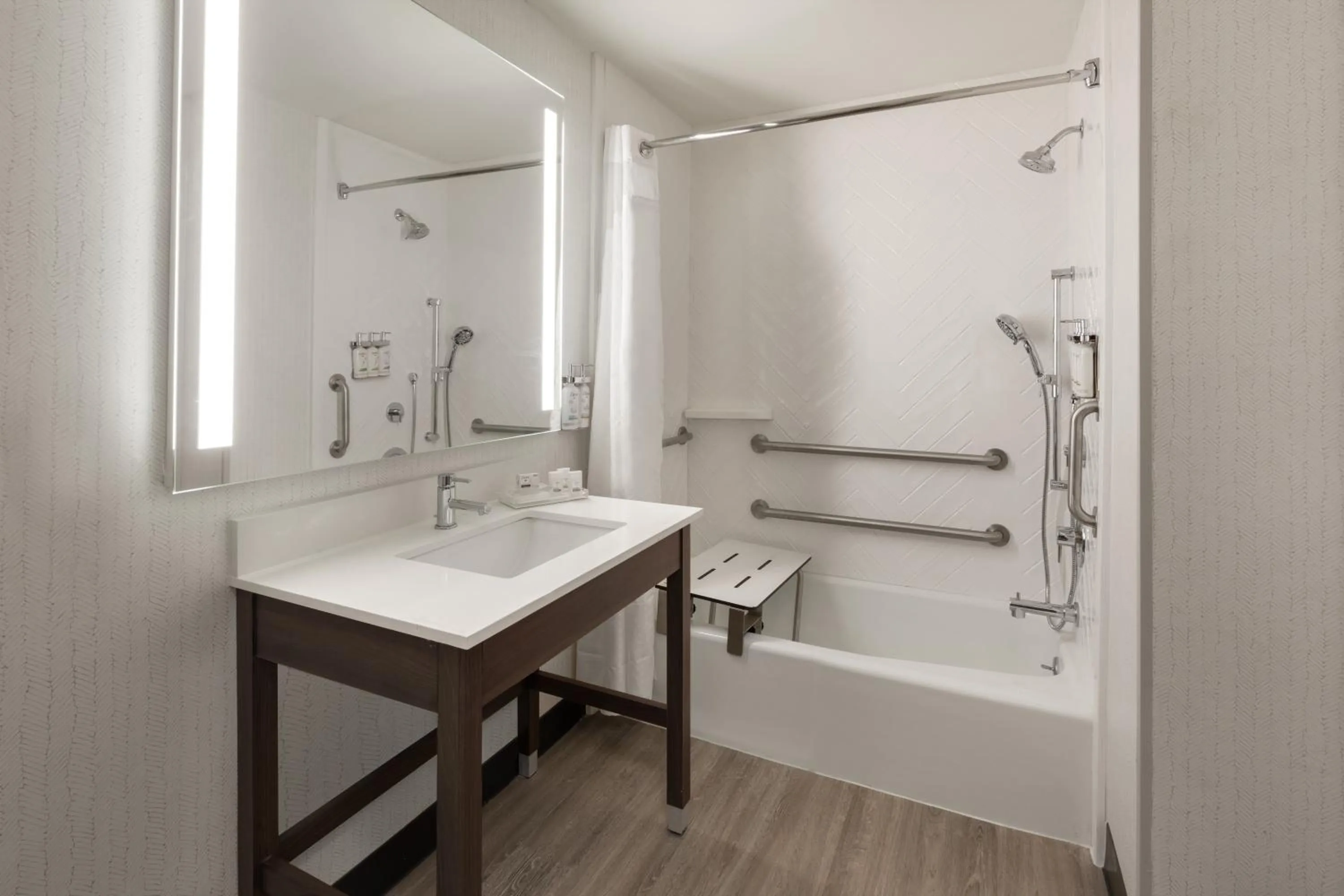 Bathroom in Holiday Inn El Paso West – Sunland Park by IHG
