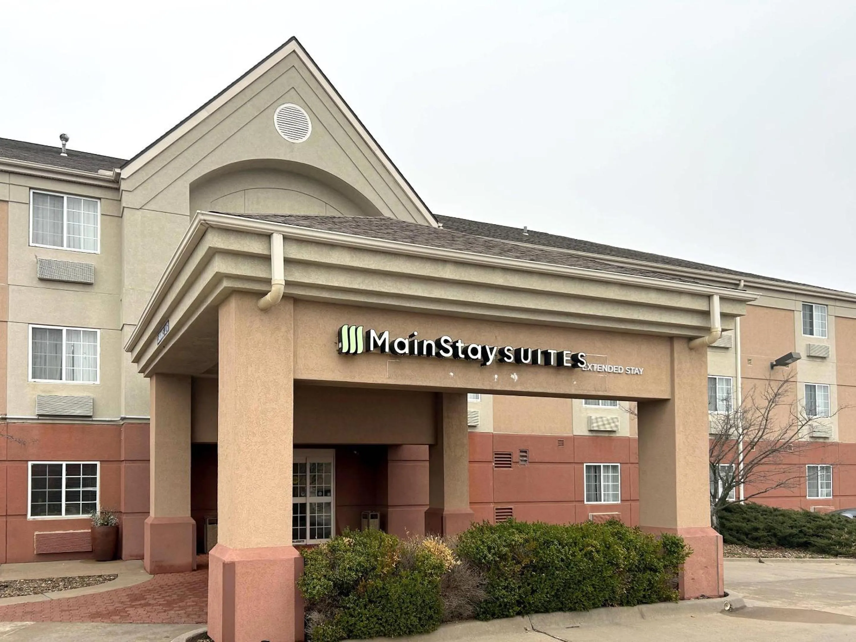 Property building in MainStay Suites Emporia