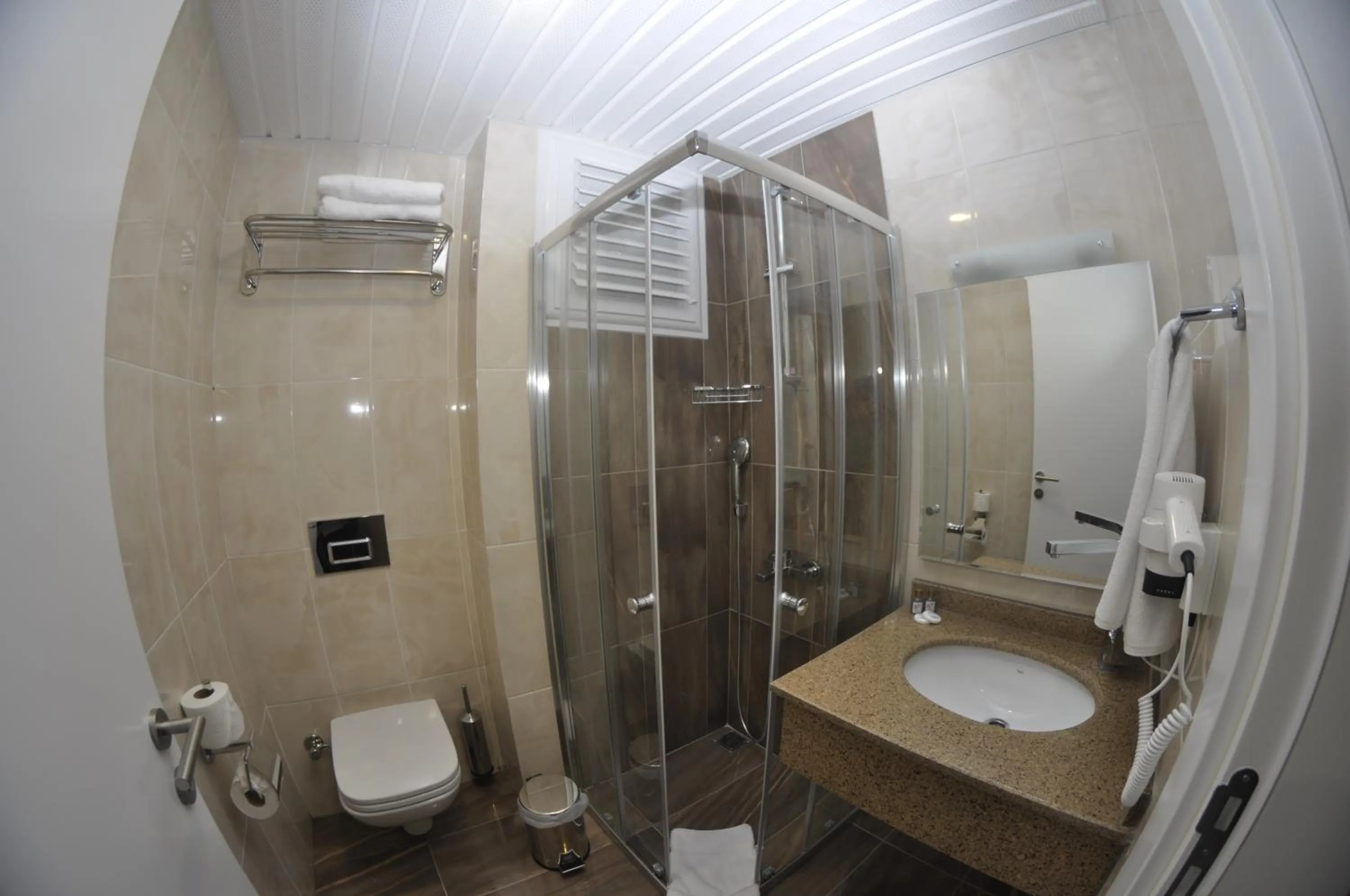 Bathroom in Ozyigit Otel