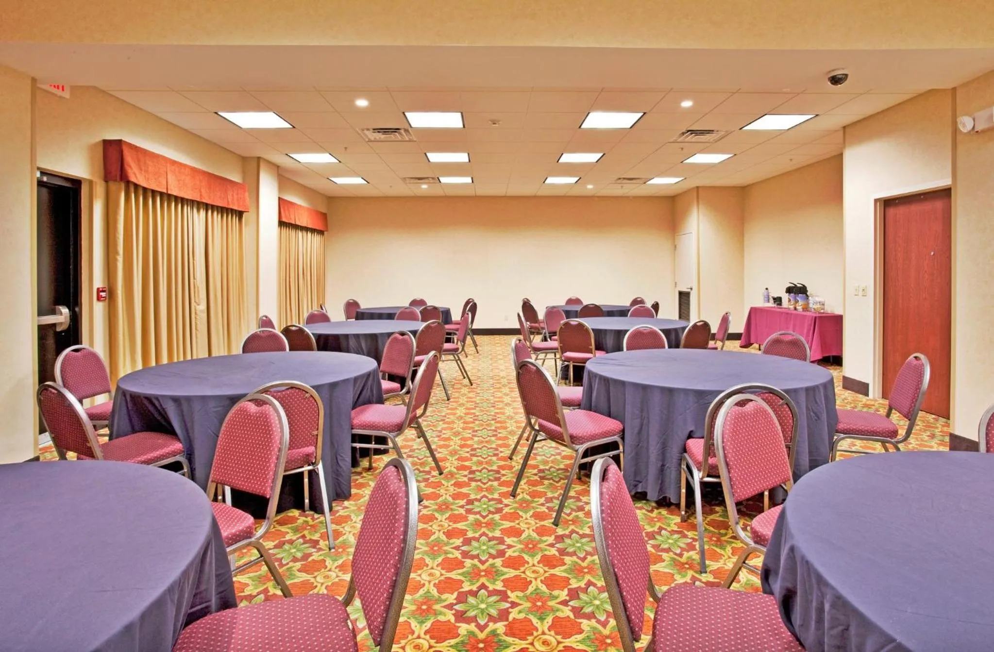 Meeting/conference room in Holiday Inn Express Hotel & Suites Port Richey by IHG