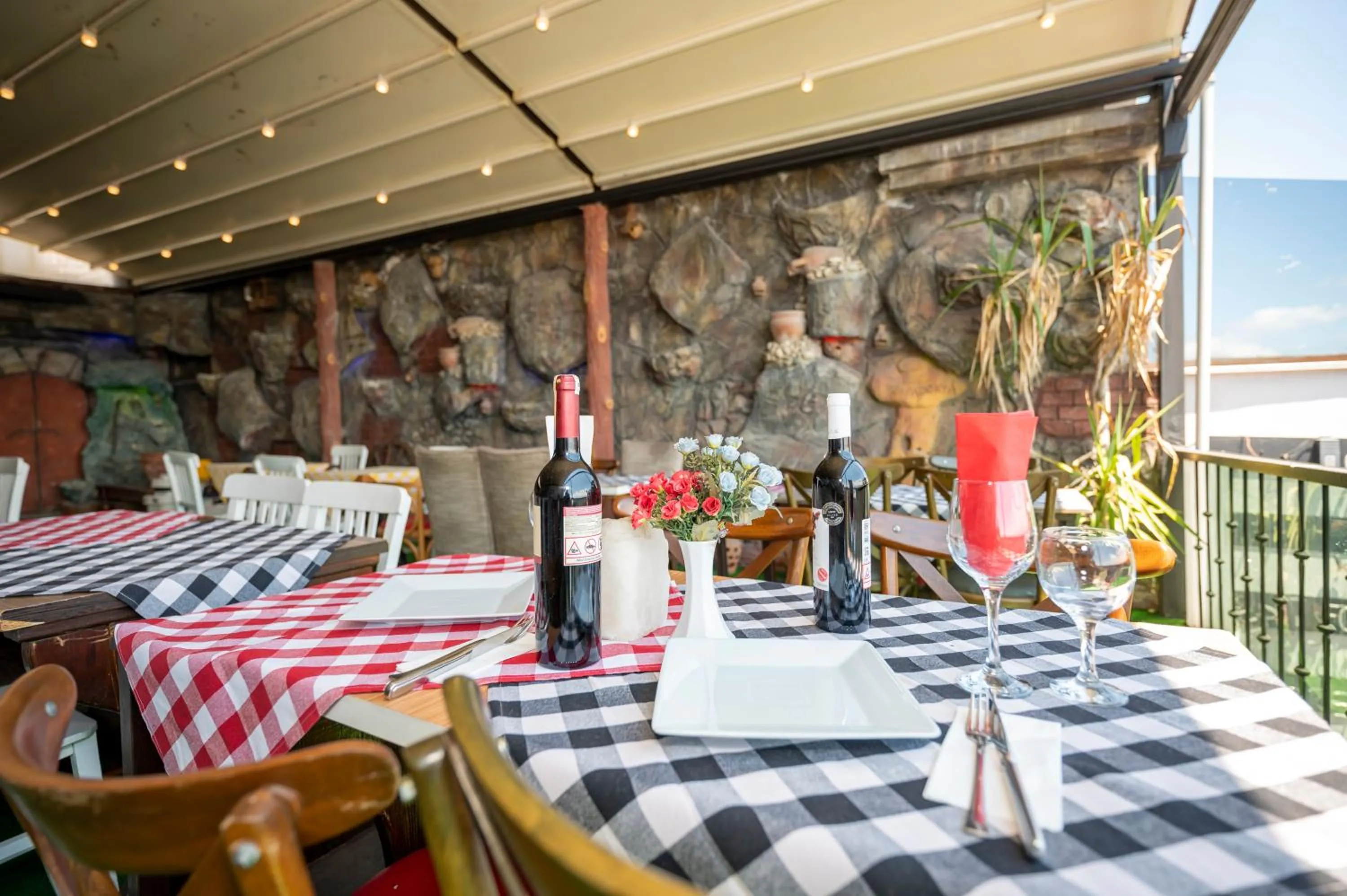 Restaurant/places to eat in Valdivia Hotel