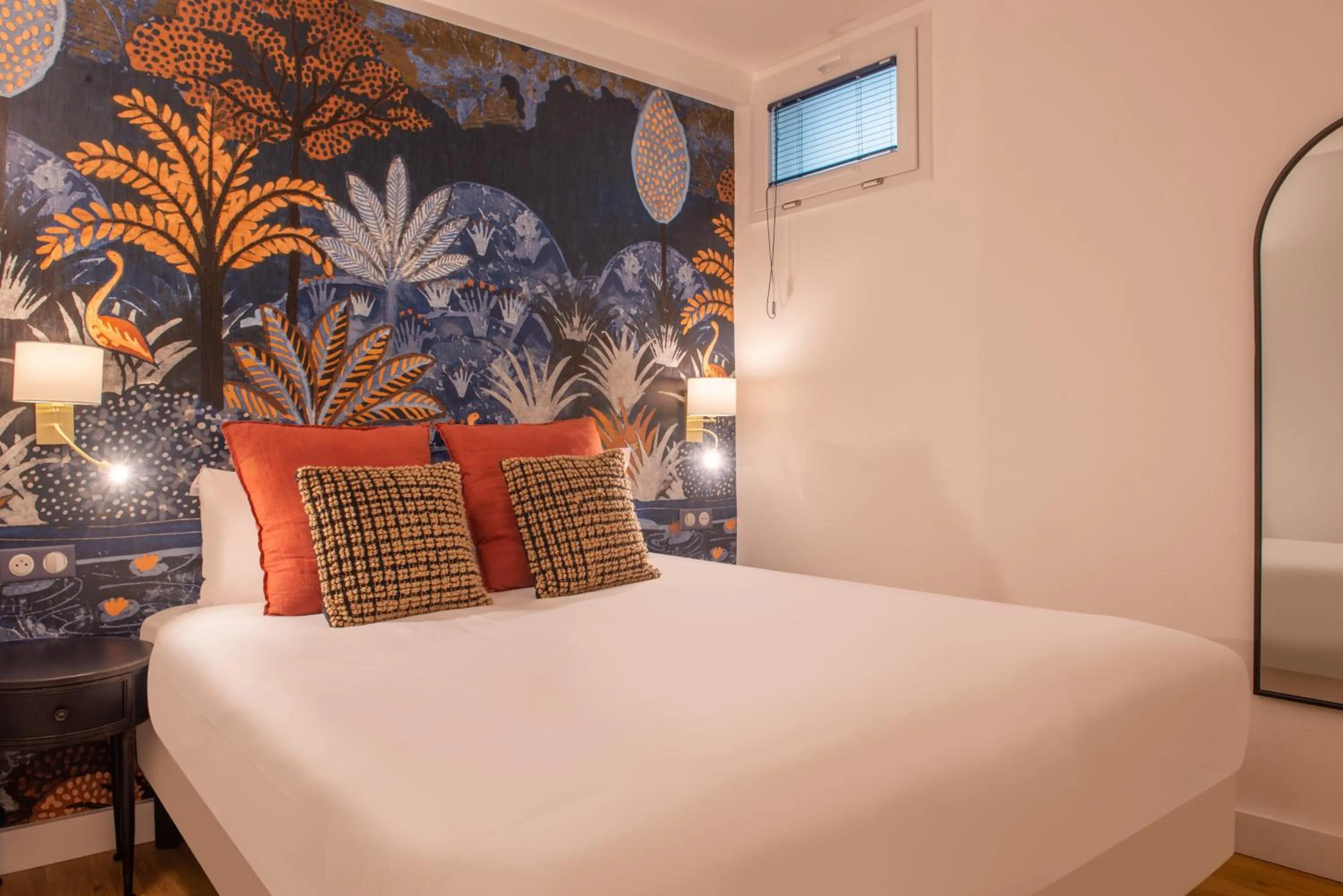 Bed in Au Pacific Hotel