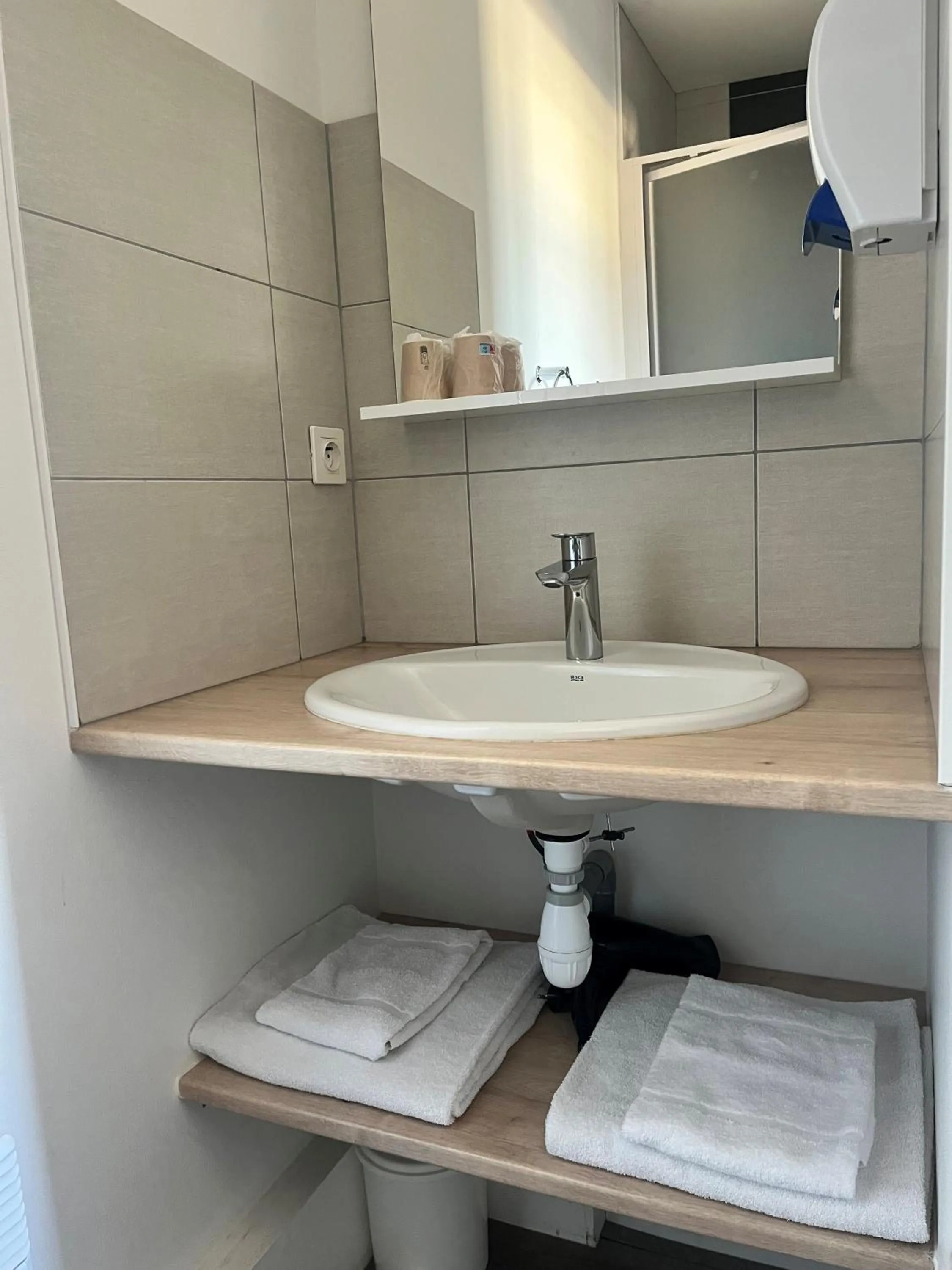 Bathroom in Hôtel de Bretagne