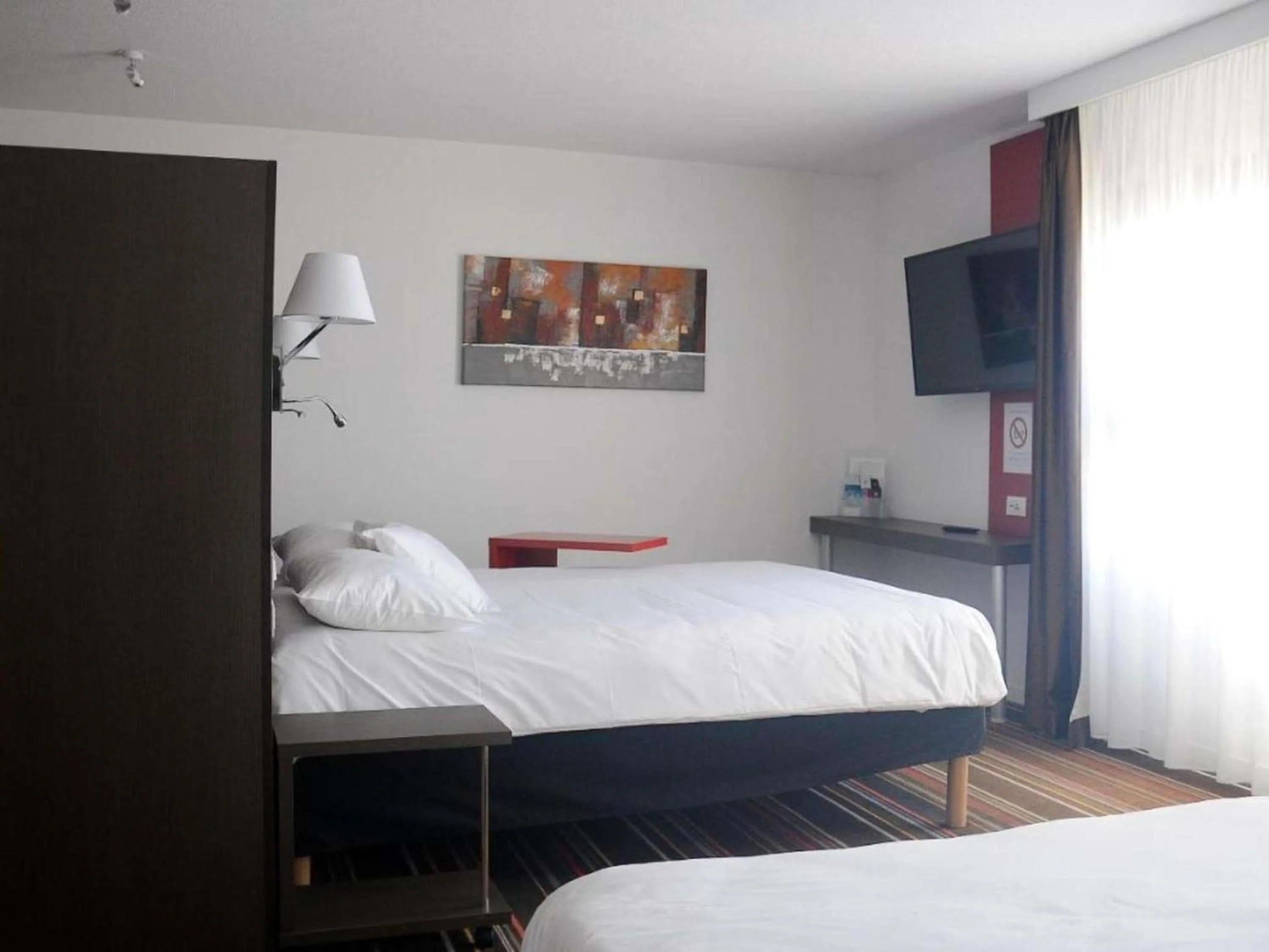 Bedroom, Bed in ibis Styles Segre