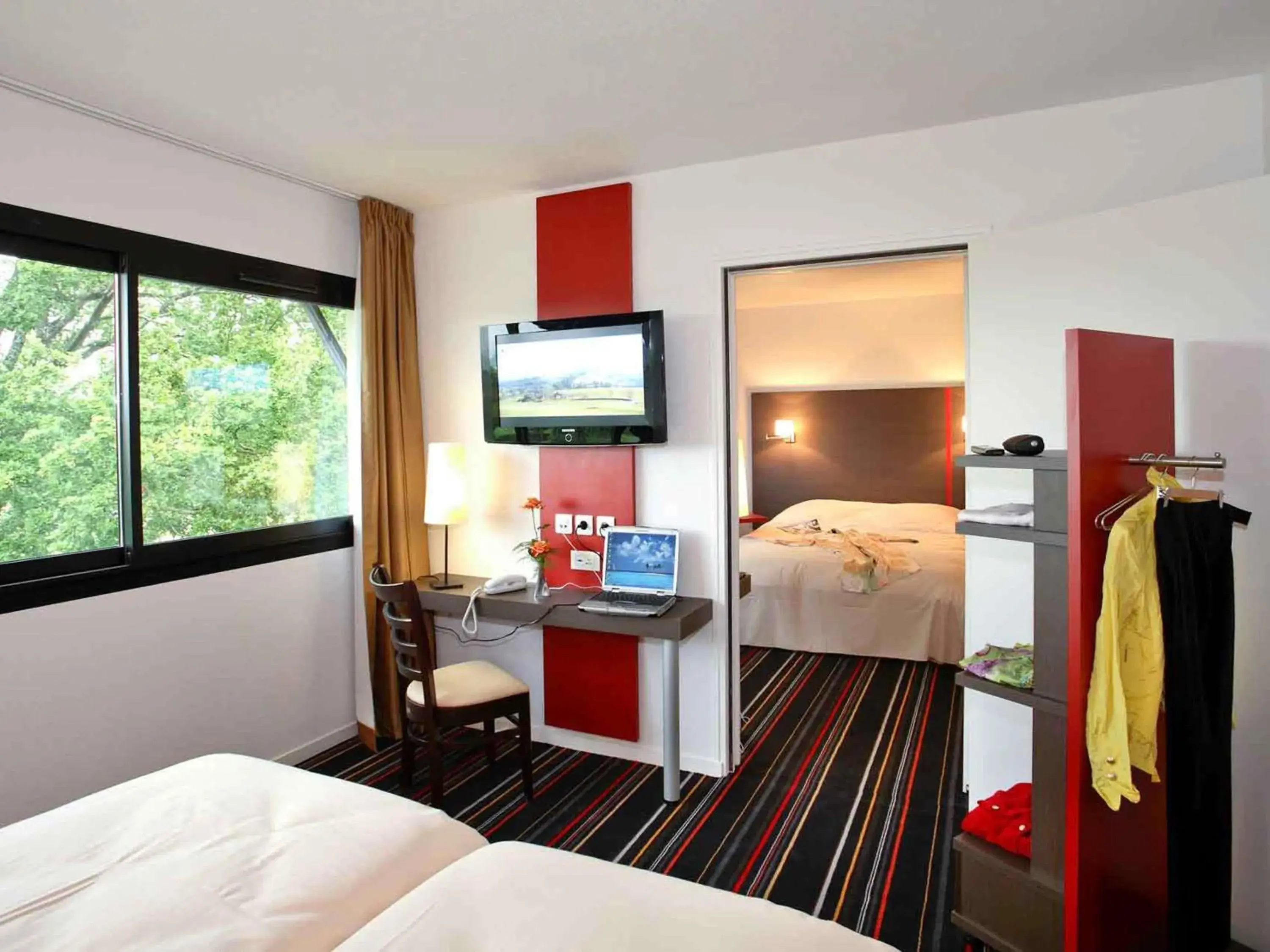 Standard Family Suite with 2 Connecting Rooms in ibis Styles Segre Standard Family Suite with 2 Connecting Rooms in ibis Styles Segre
