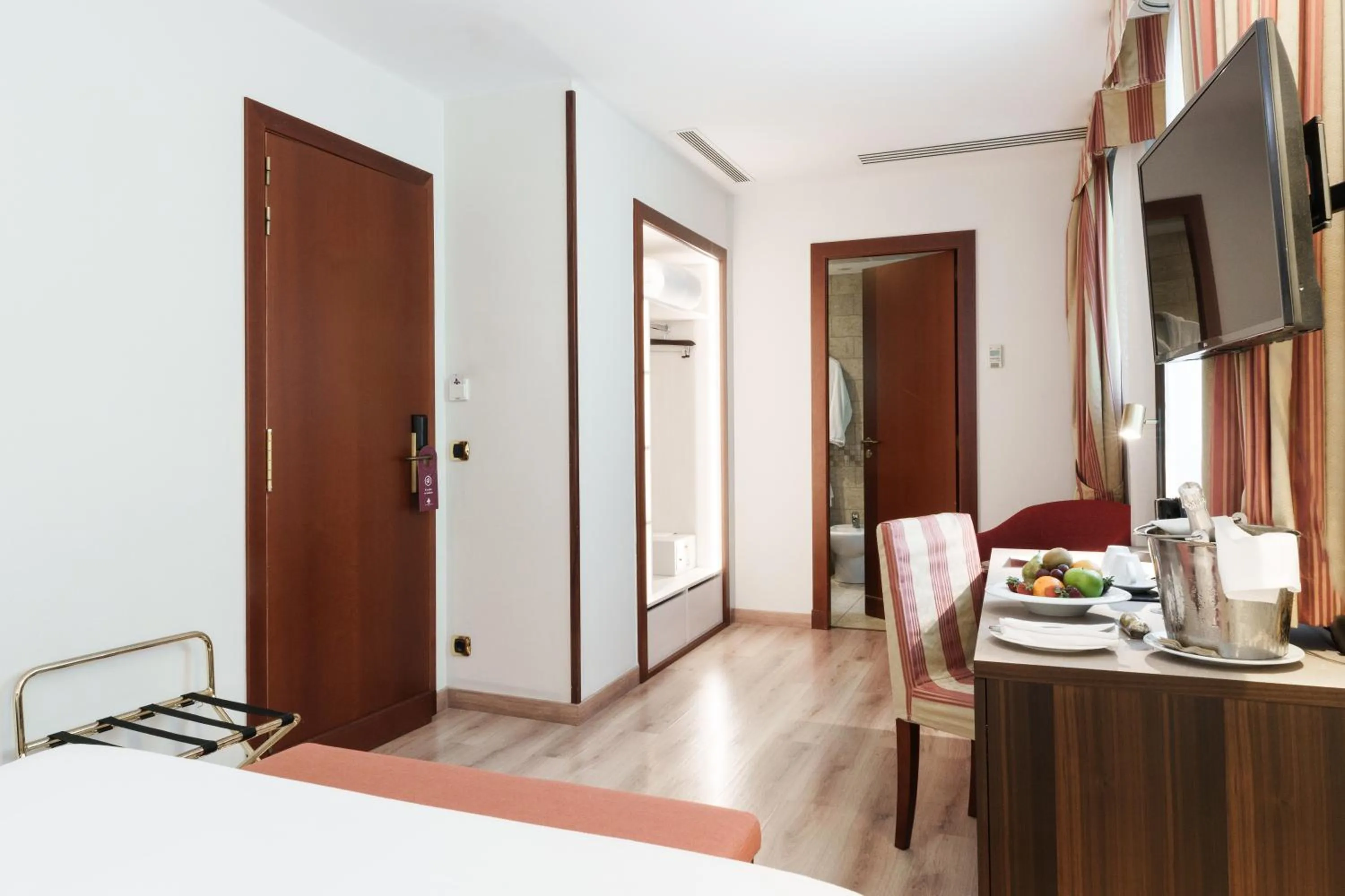 TV and multimedia, Bed in Hotel Spa Termes Carlemany