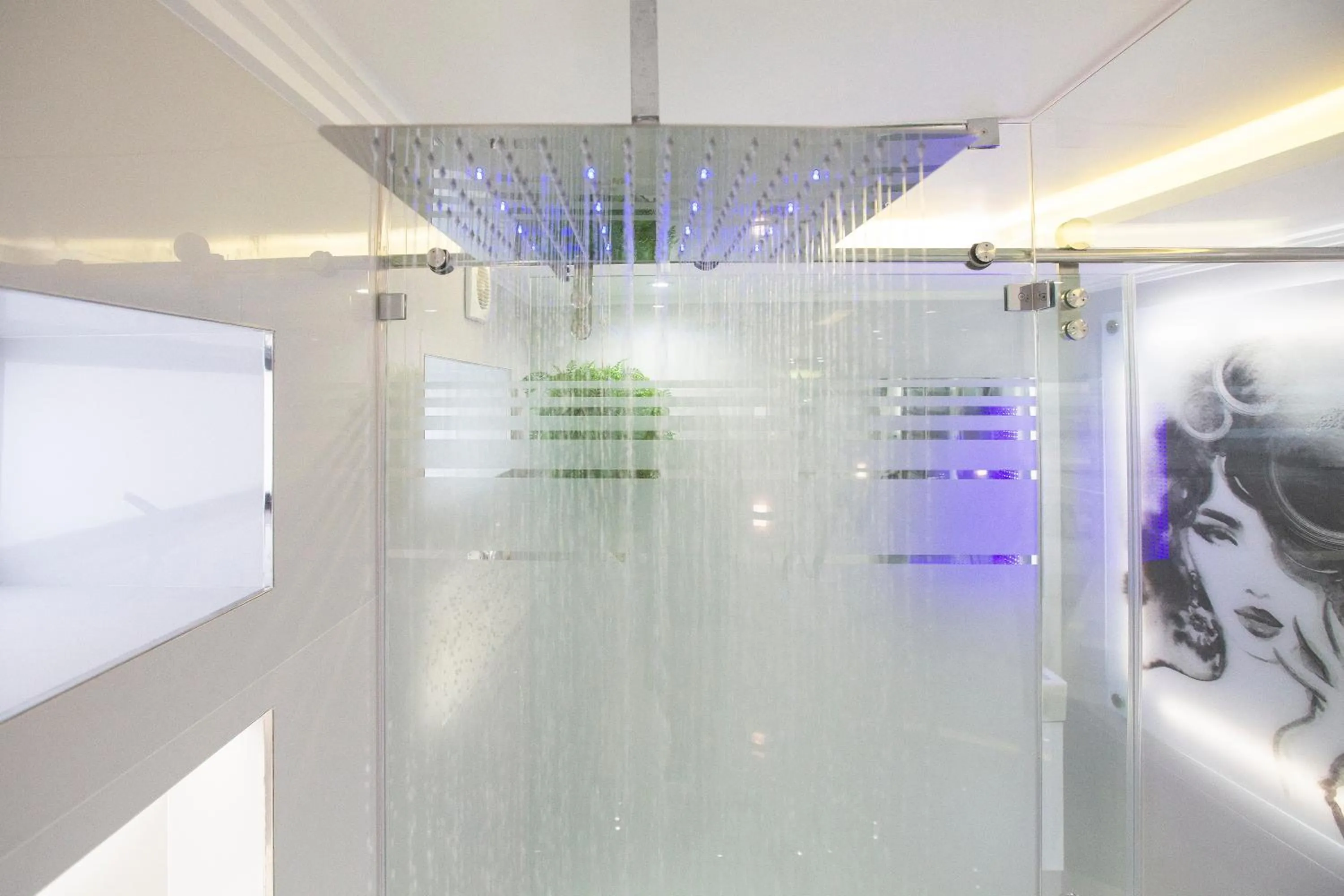 Shower in Wilderness Waters Boutique Suites - Adults Only