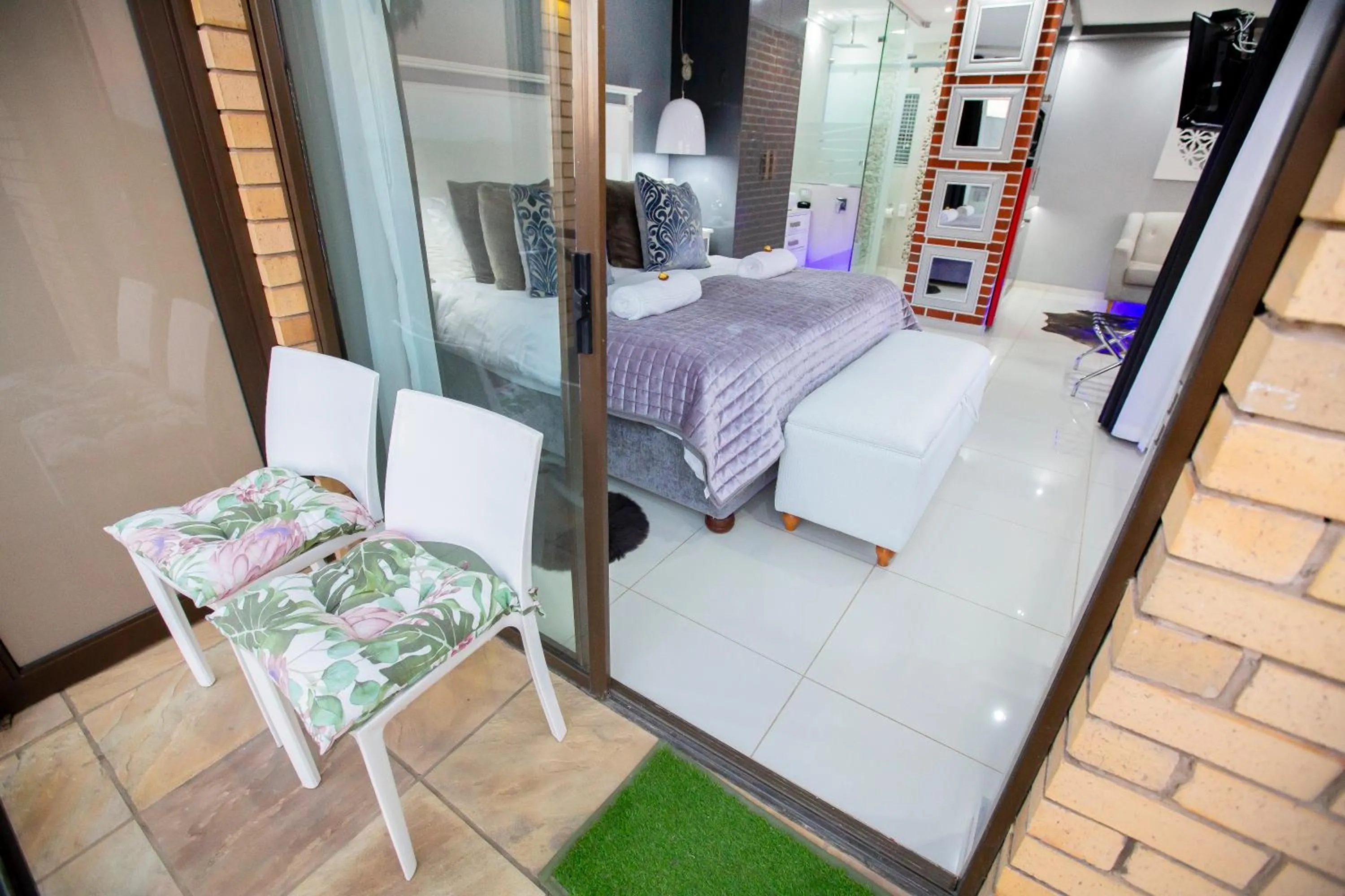 Patio in Wilderness Waters Boutique Suites - Adults Only