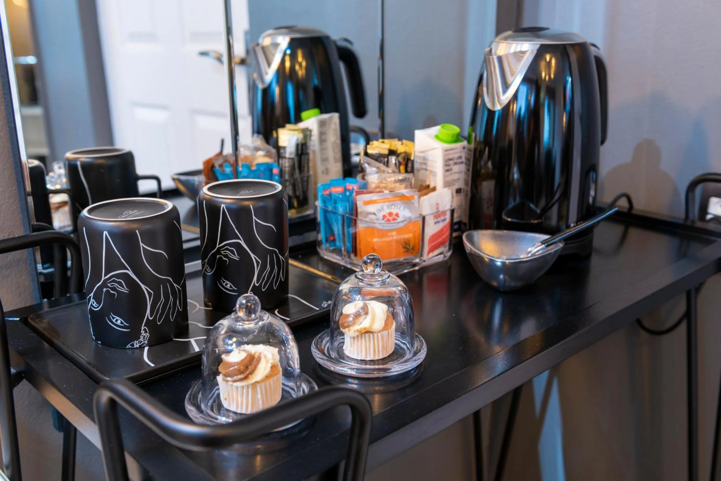 Coffee/tea facilities in Wilderness Waters Boutique Suites - Adults Only