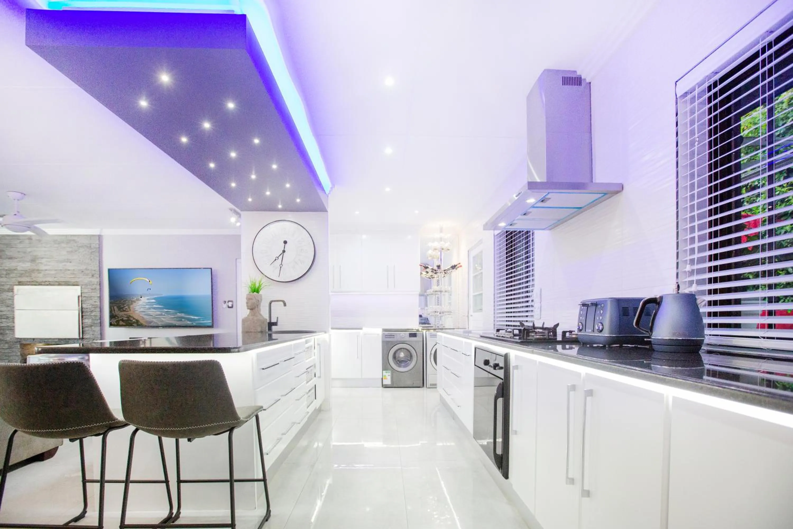 Kitchen or kitchenette in Wilderness Waters Boutique Suites - Adults Only