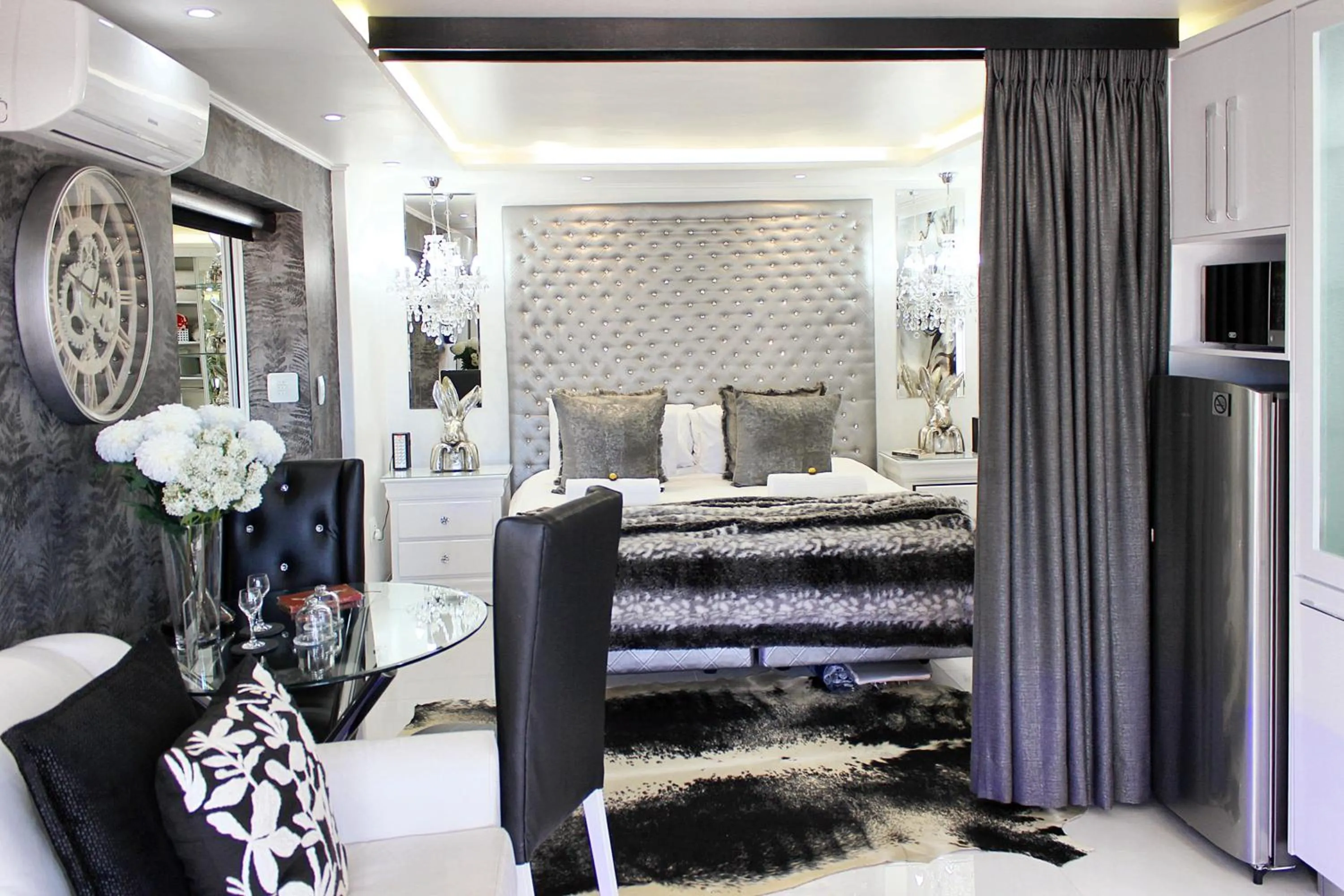 Bedroom in Wilderness Waters Boutique Suites - Adults Only