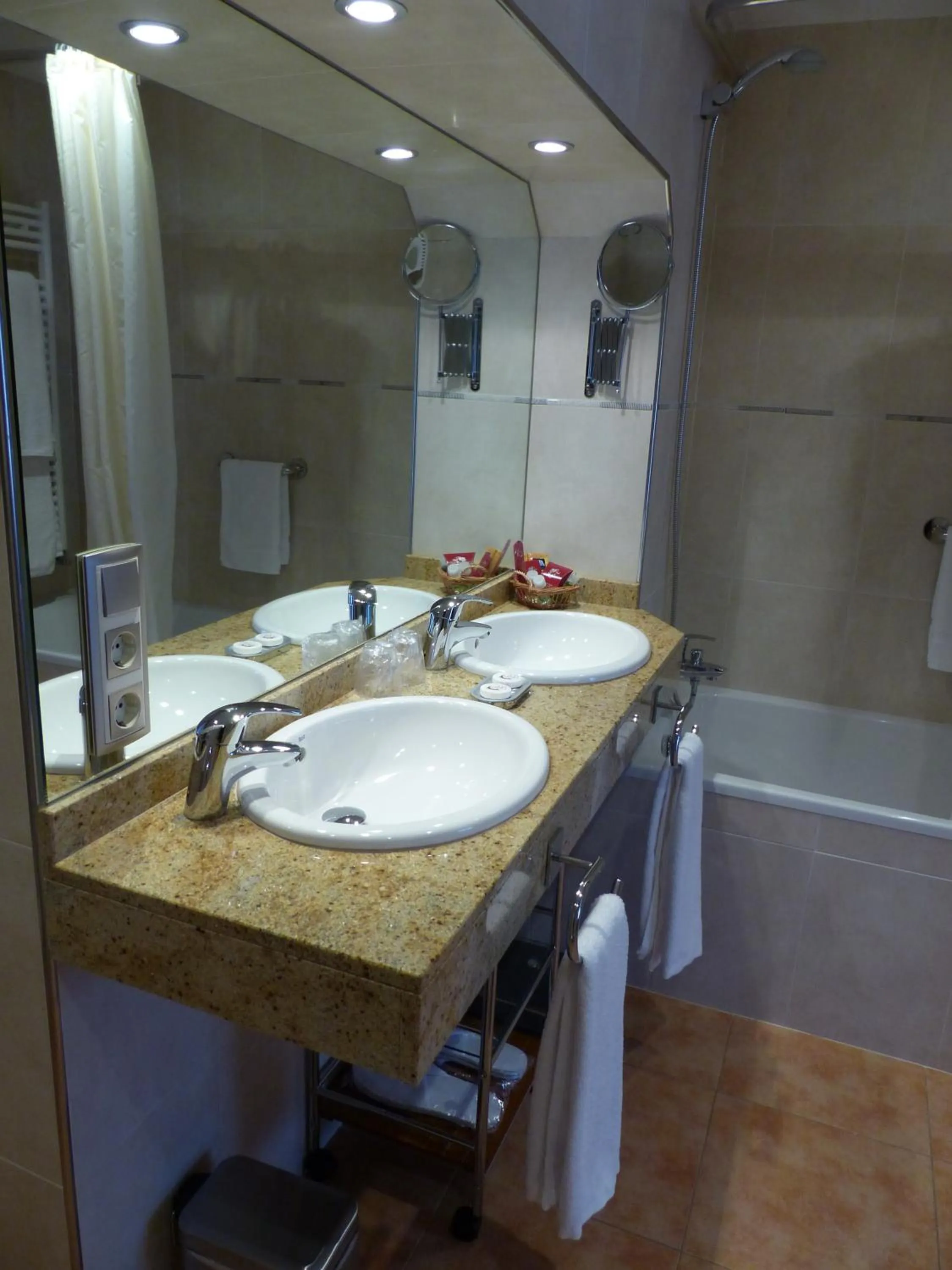 Bathroom in Hotel Les Truites Adults only