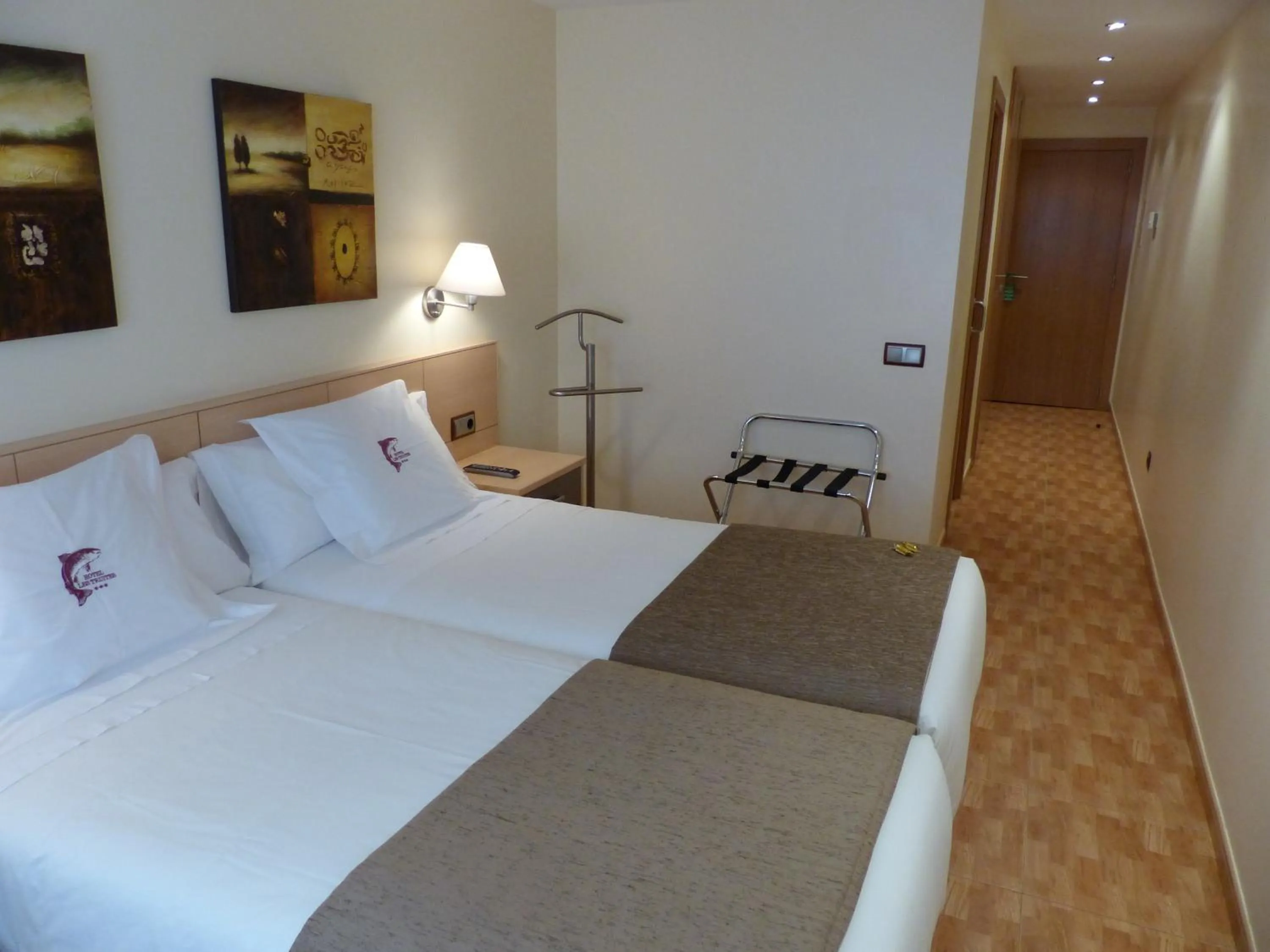 Bed in Hotel Les Truites Adults only