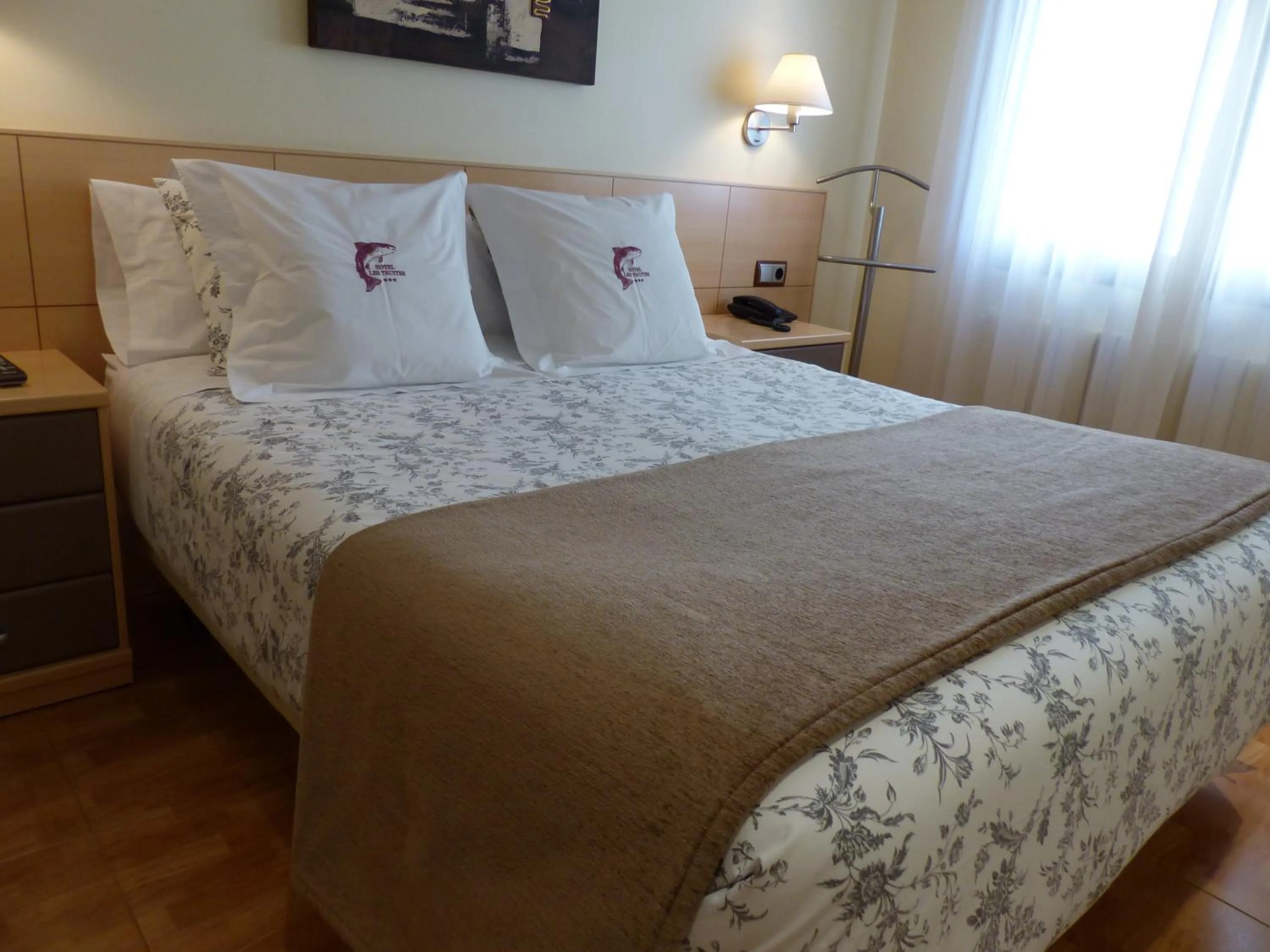 Bed in Hotel Les Truites Adults only