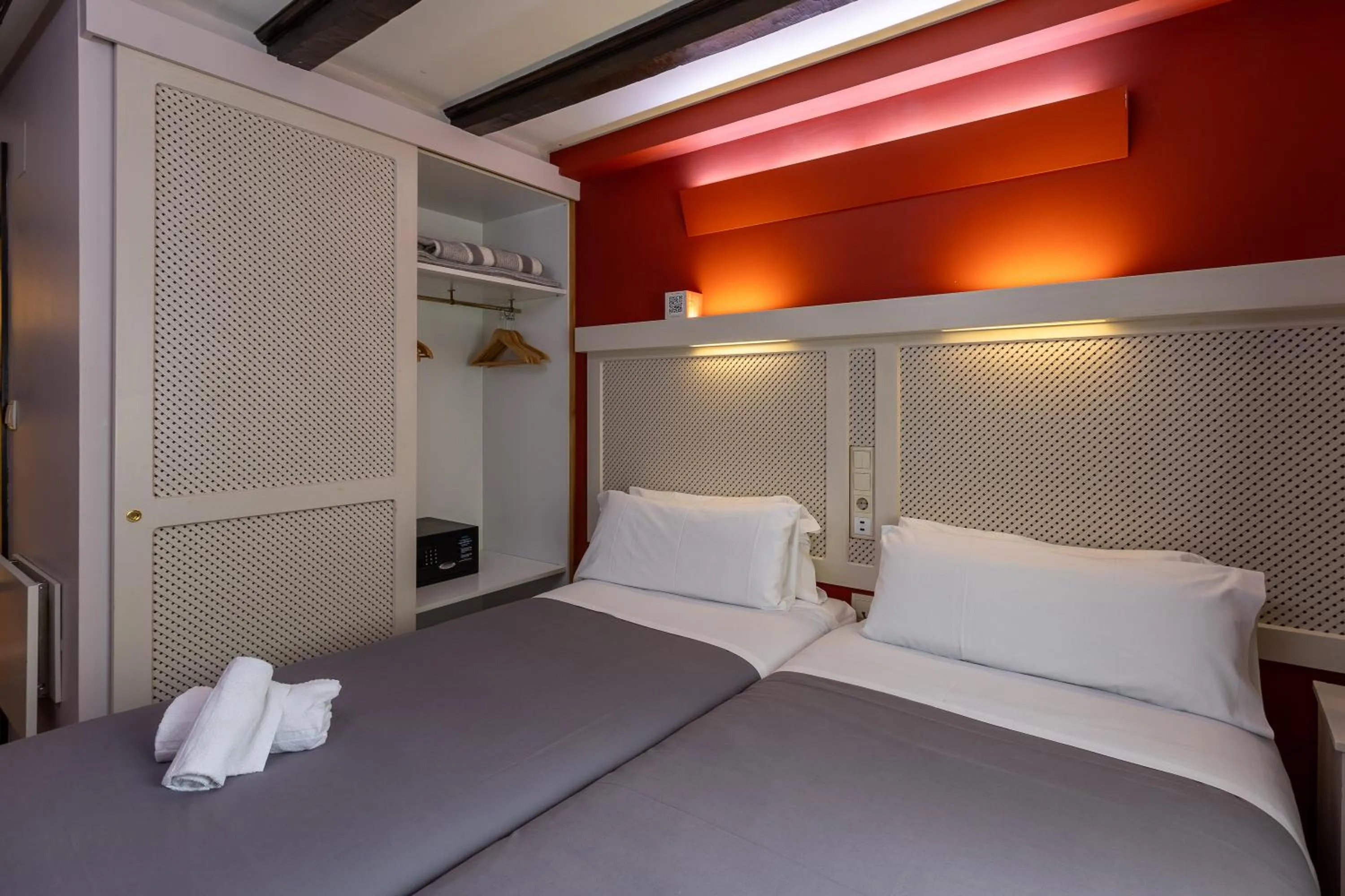 Bedroom, Bed in Hotel Micolau