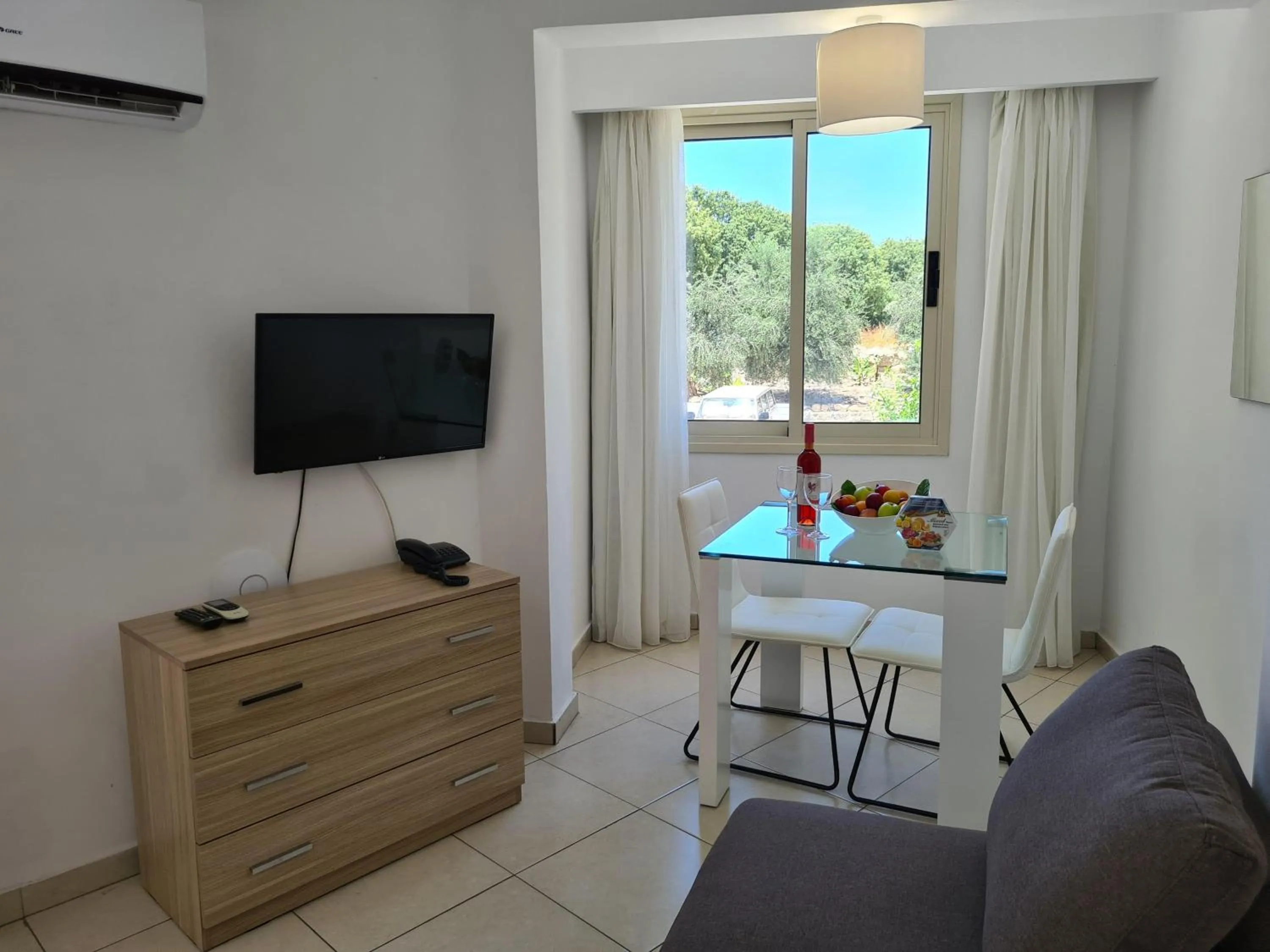 Photo of the whole room in Basilica Holiday Resort